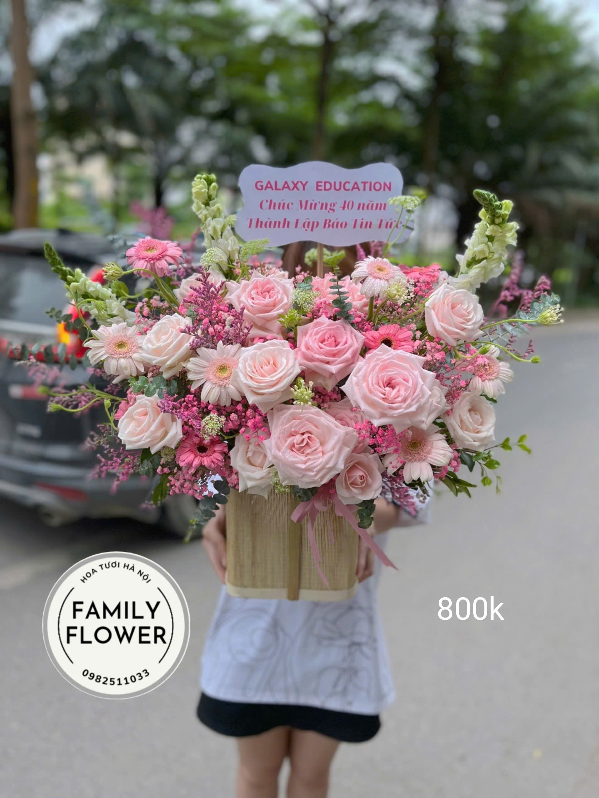 Lẵng hoa tươi tại nhà Family flower nhân ngày quốc tế phụ nữ Việt nam 8/3 tại Hà Nội ! Hoa lẵng tại ba Đình Hà Nội