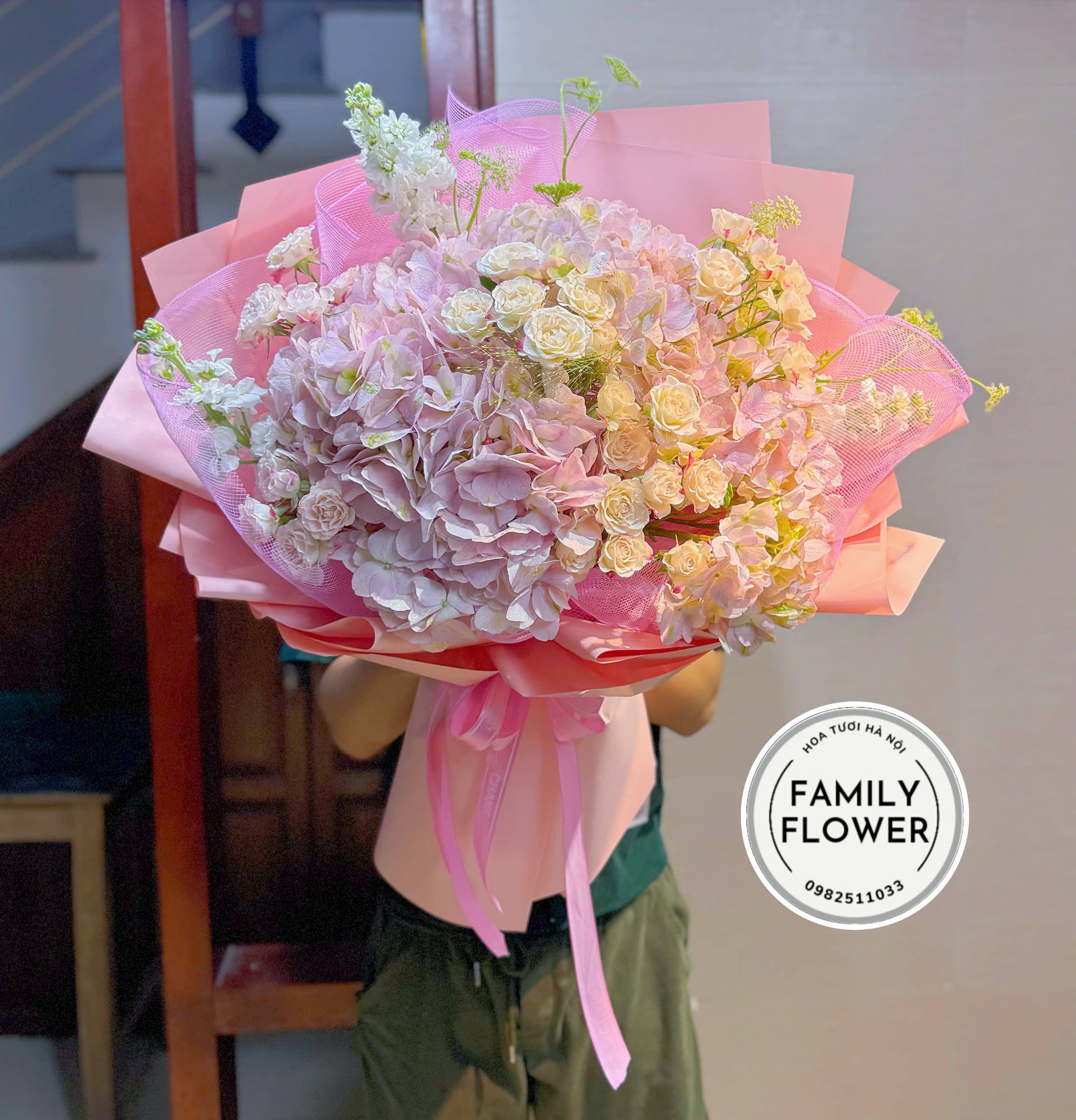 Bó cẩm tú càu tone hồng tặng chúc mừng tại Hà Nội
