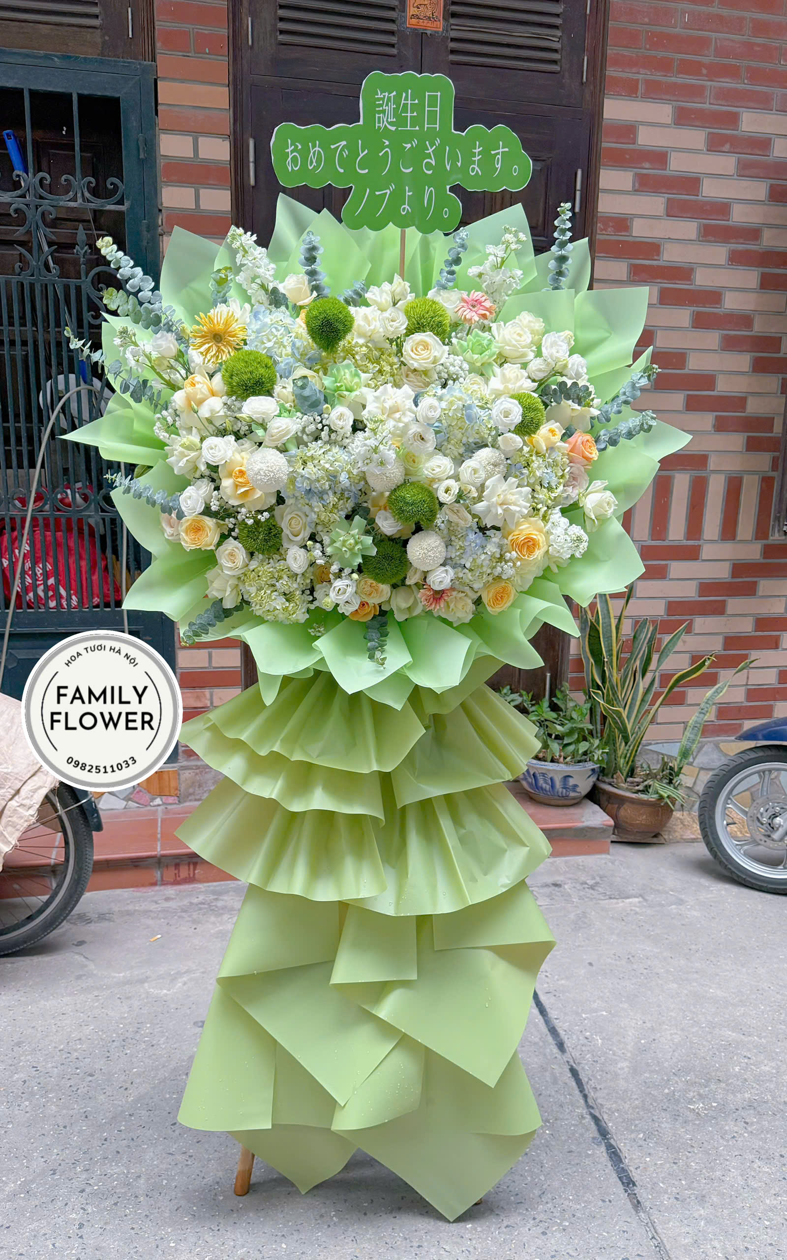 Kệ Hoa Chúc Mừng Khai Trương Family Flower - Sang Trọng, Đẳng Cấp Tại Hà Nội