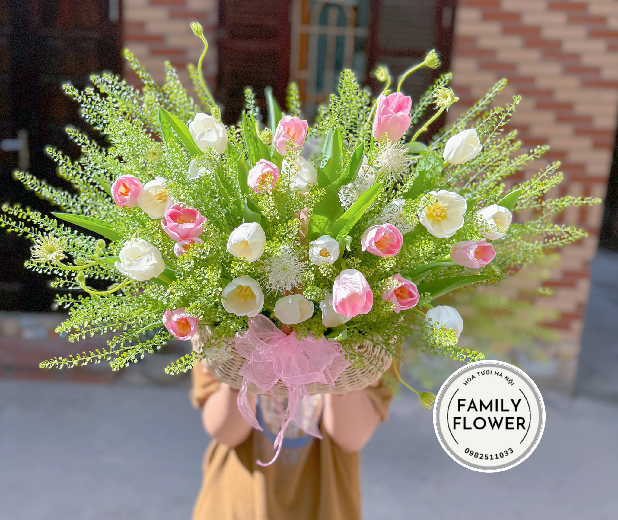 Lẵng hoa tulip tặng sinh nhật mẹ , bạn gái , vợ ở Hà Nội ! Hoa tulip Hà Nội ! Hoa sinh nhật Hà Nội