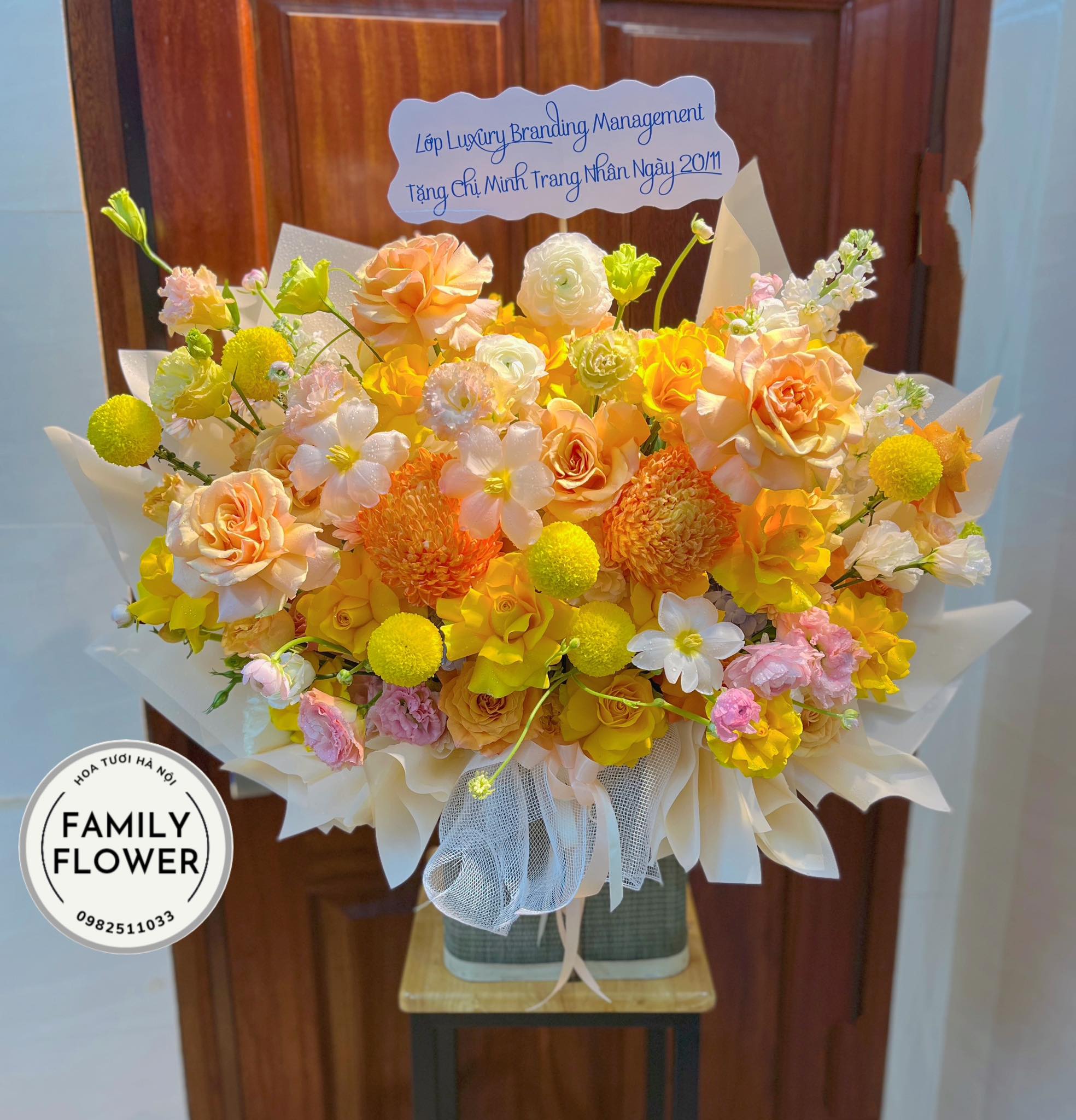 Lẵng hoa tone vàng tặng chúc mừng nhân ngày 20/11 tại Hà Nội ! Mua hoa tươi Cầu Giấy ! Mua hoa tươi Hà Nội