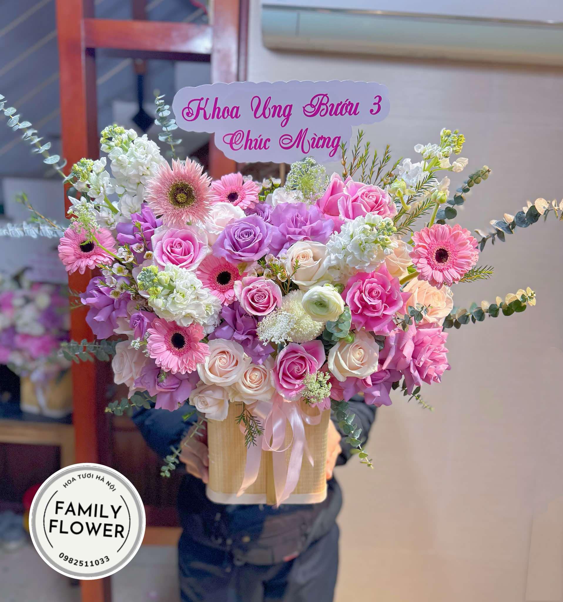 Lẵng hoa tặng chúc mừng ngày quốc tế phụ nữ 8 tháng 3 ! Điện hoa  Hà Nội ! Mua hoa tươi online Hà Nội