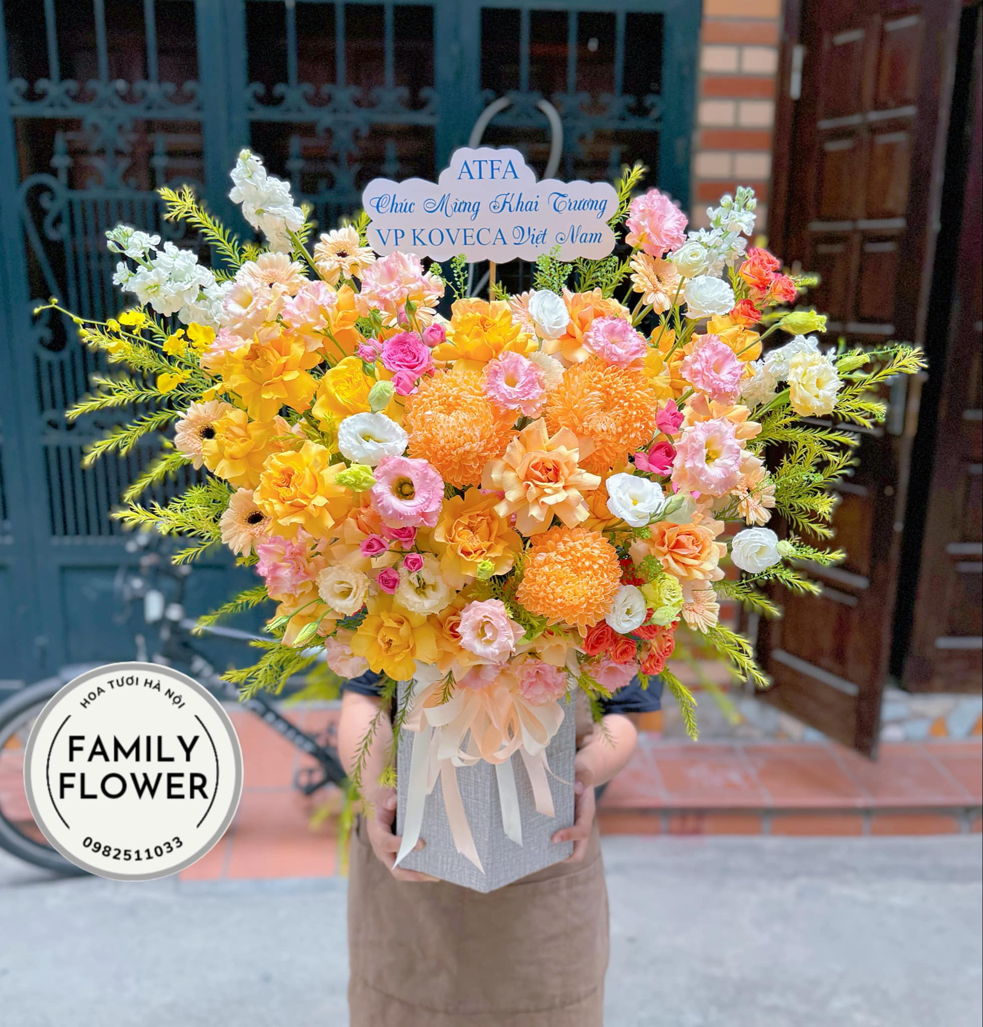 Lẵng hoa tone vàng tặng khai trương ở Hà Nội . Hoa khai trương Hà Nội