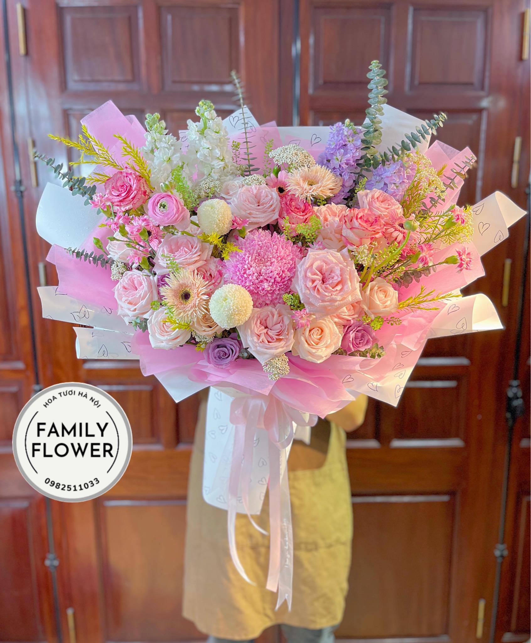 Bó hoa chúc mừng tone hồng nhẹ nhàng tại Đống Đa Hà Nội ! Mua hoa tươi online Hà Nội