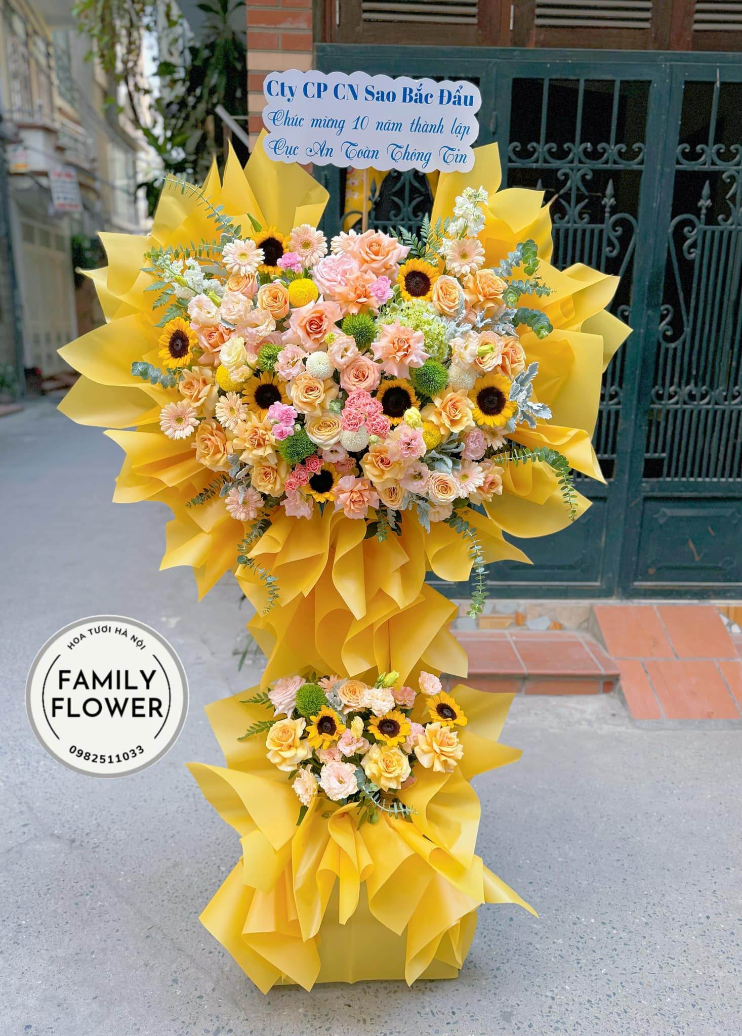 Kệ hoa sinh nhật công ty ở Hà Nội ! Mua hoa sinh nhật Hà Nội