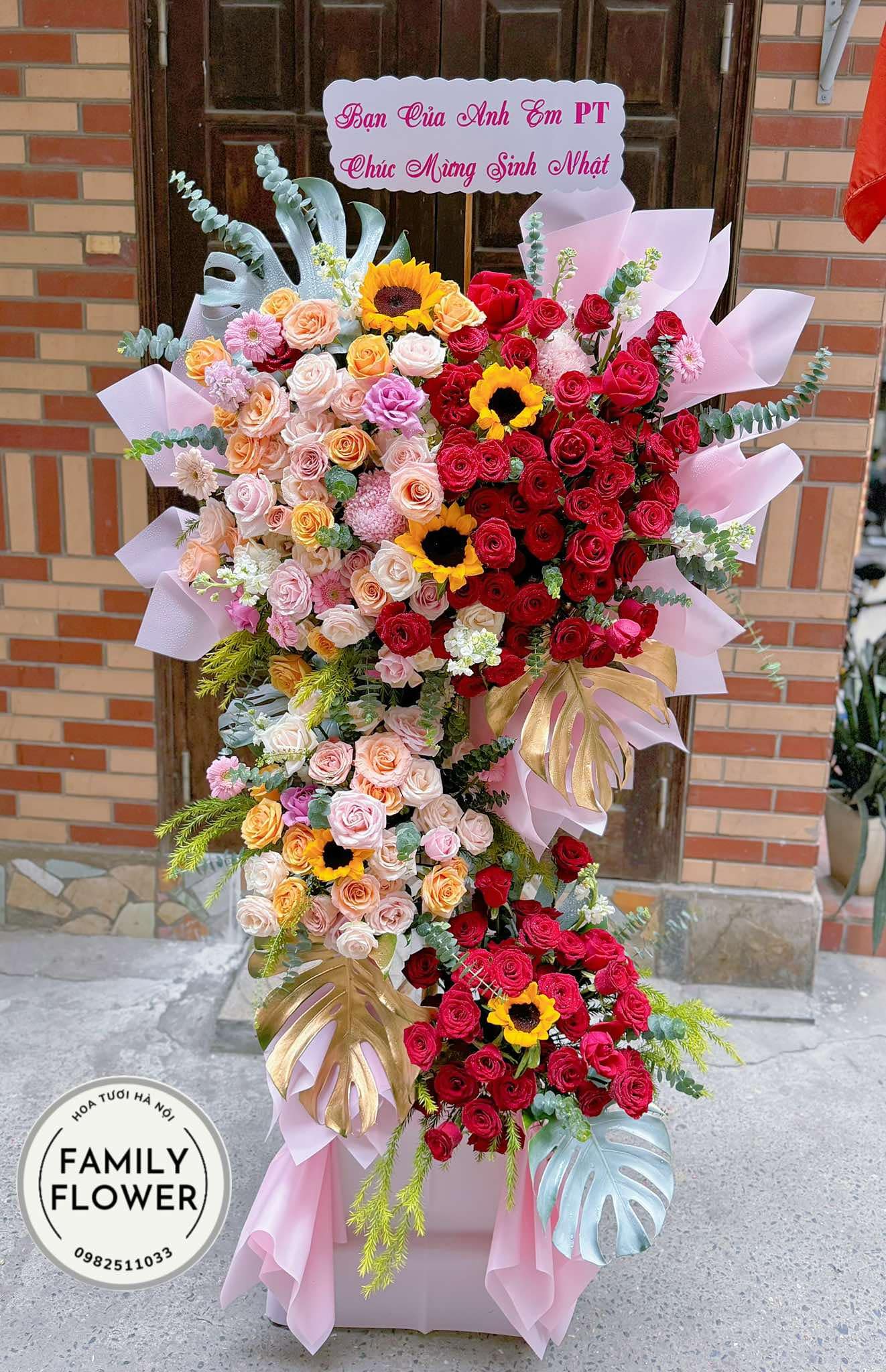 Kệ hoa tone hồng đỏ tặng chúc mừng sinh nhật tại Ba Đình hà Nội ! Mua hoa tươi online Hà Nội