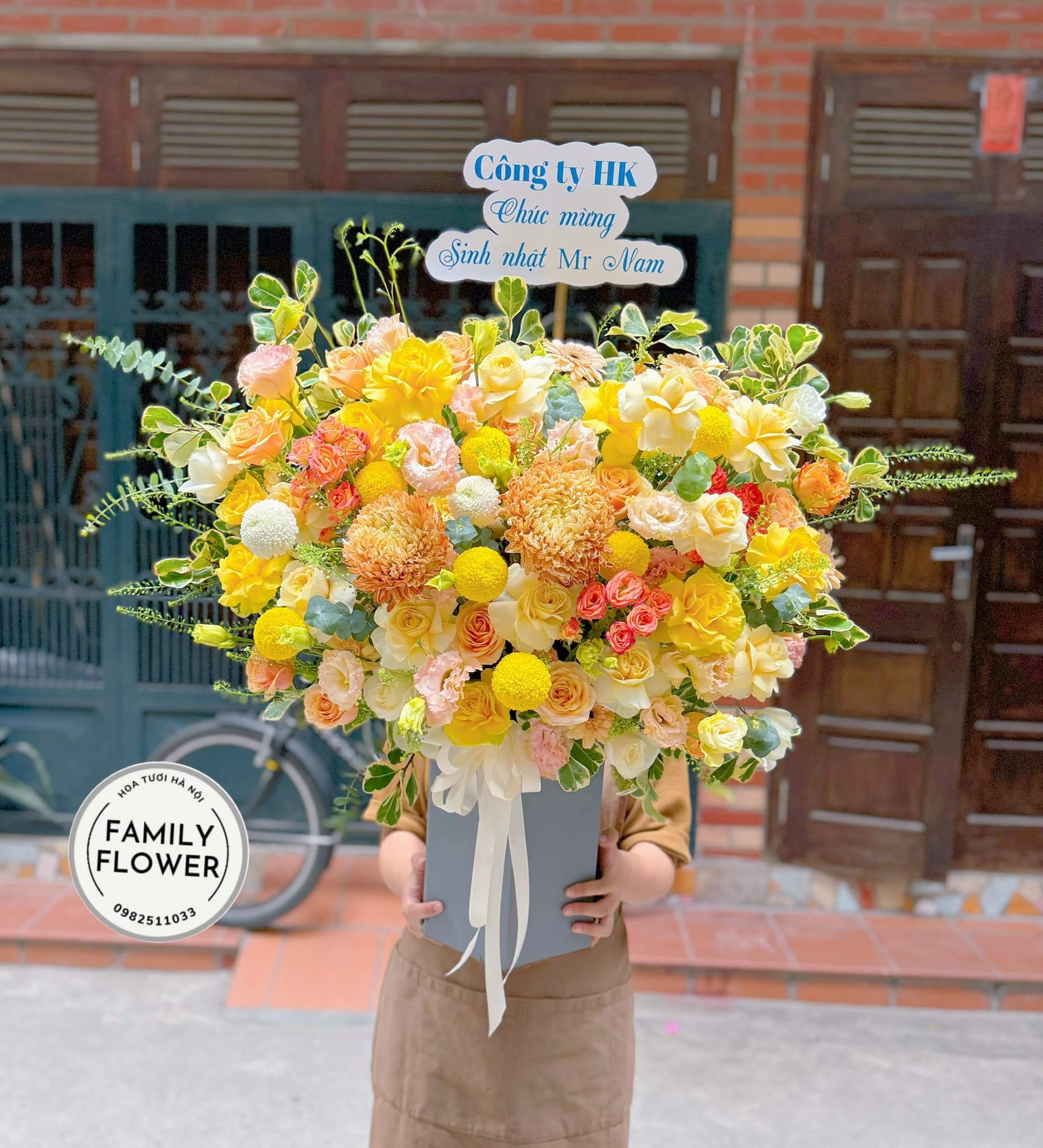 Lẵng hoa tone vàng tặng chúc mừng sinh nhật tại Ba Đình Hà Nội ! Mua hoa tươi online Hà Nội