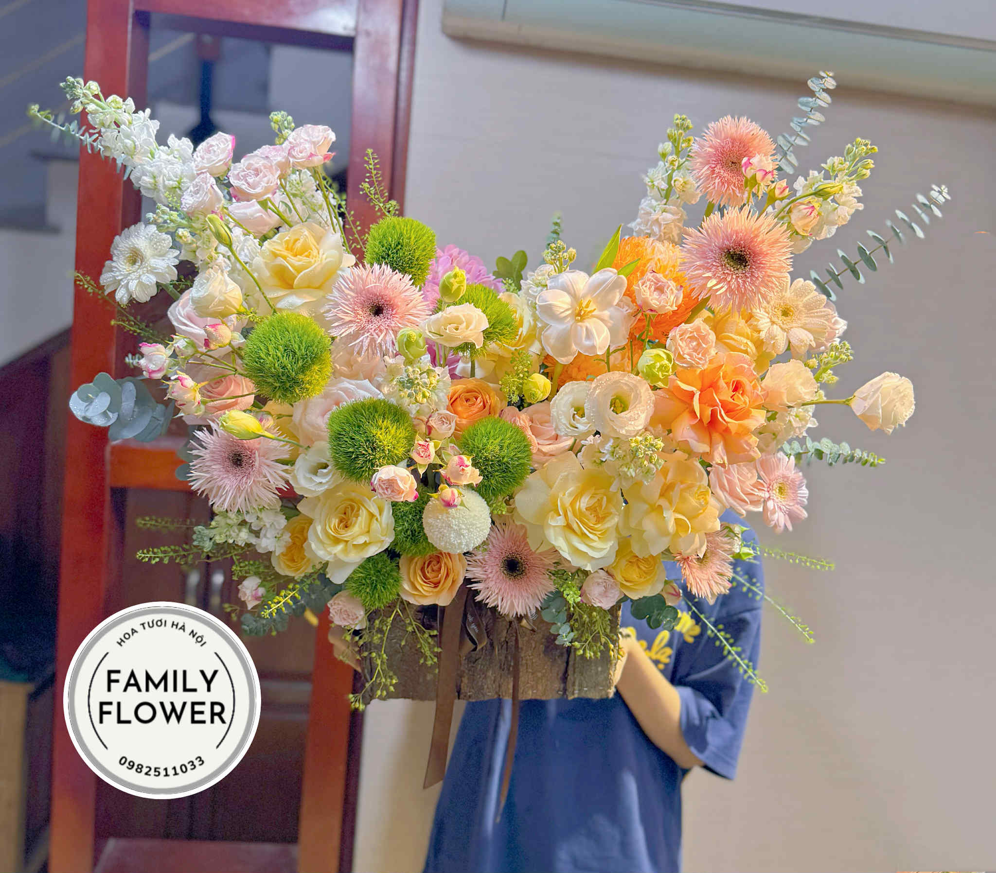 Lẵng hoa chúc mừng ngày 20 tháng 10 quận Tây Hồ Hà Nội ! Hoa tươi Tây Hồ