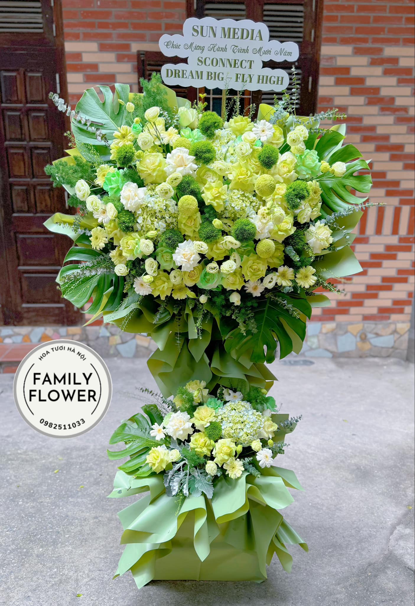 Kệ hoa xanh lá chúc mừng ngày thành lập công ty quận Ba Đình Hoàn Kiếm Hà Nội ! Hoa Hà Nội