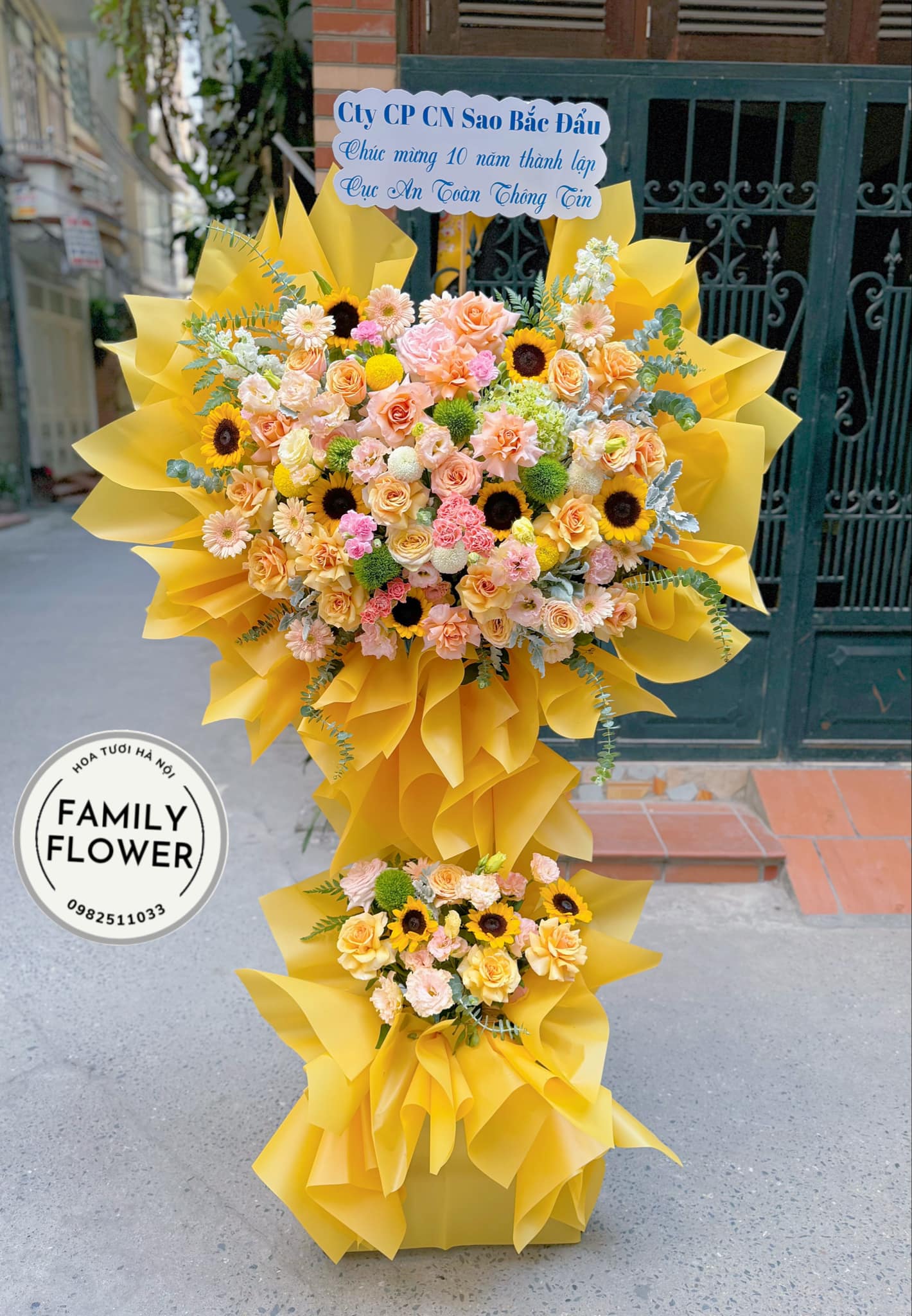 Kệ hoa sinh nhật công ty ở Hà Nội ! Mua hoa sinh nhật Hà Nội