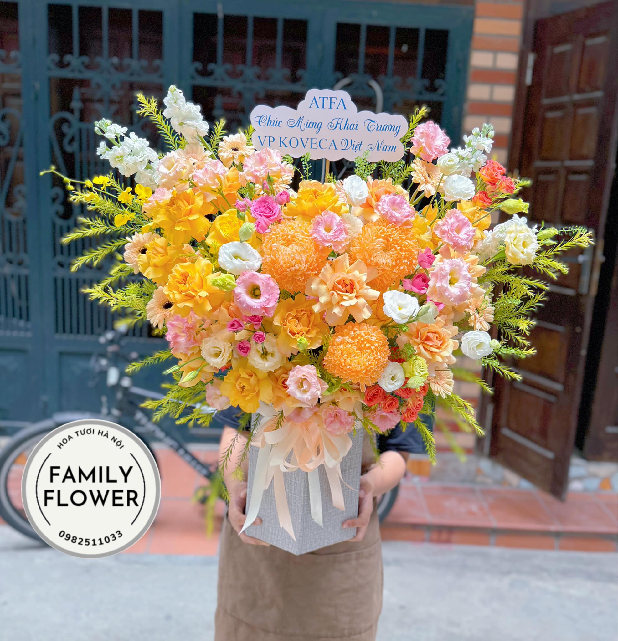 Lẵng hoa tone vàng tặng khai trương ở Hà Nội . Hoa khai trương Hà Nội