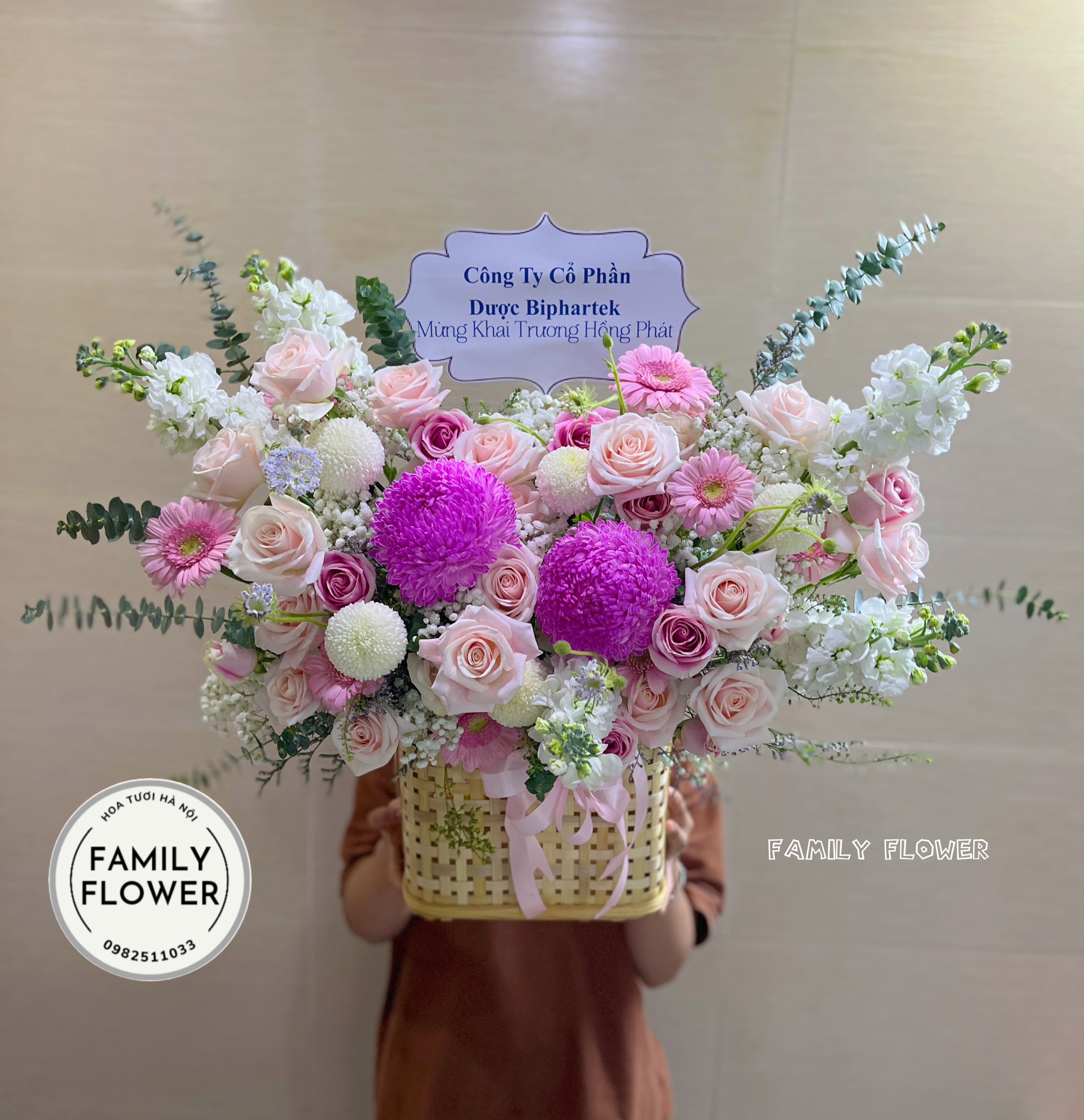 Lẵng hoa chúc ngày quốc tế phụ nữ 8 tháng 3 ở quận Ba Đình Hà Nội! mua Hoa tươi Hà Nội