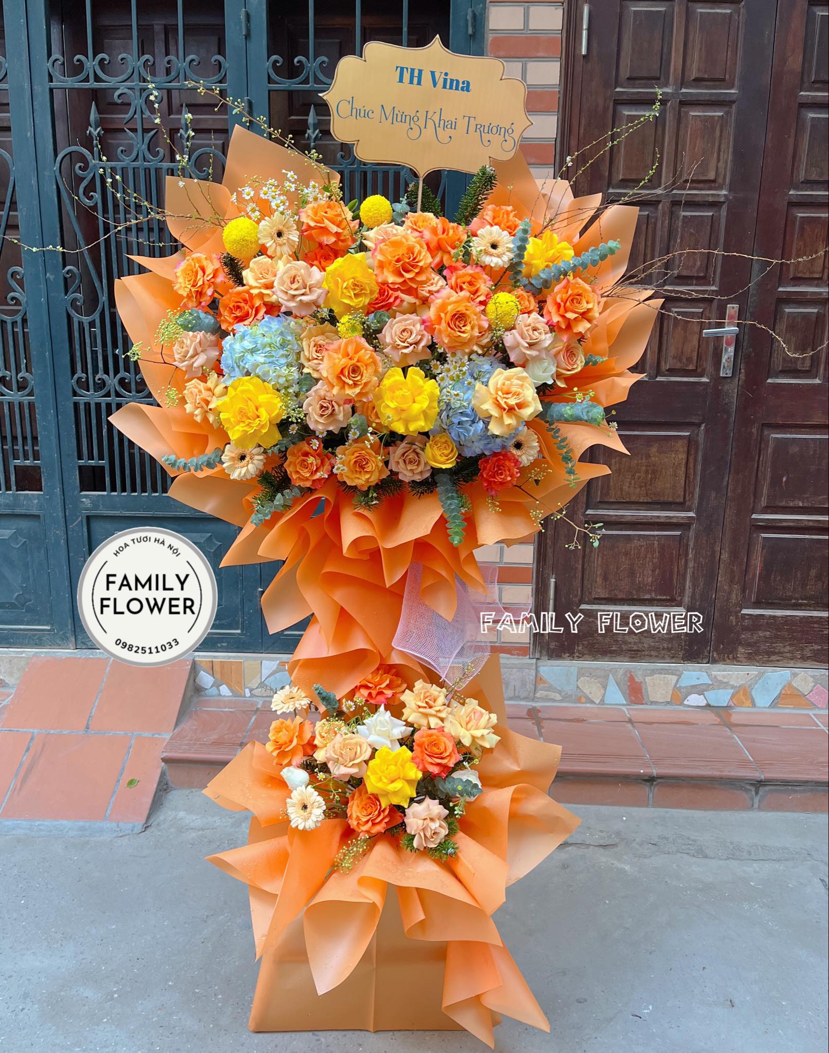 Kệ hoa tone vàng sang trọng chúc mừng khai trương quận Ba Đình Hà Nội ! Mua hoa tươi quận Ba ĐìnhKệ hoa tone vàng sang trọng chúc mừng khai trương quận Ba Đình Hà Nội ! Mua hoa tươi quận Ba Đình