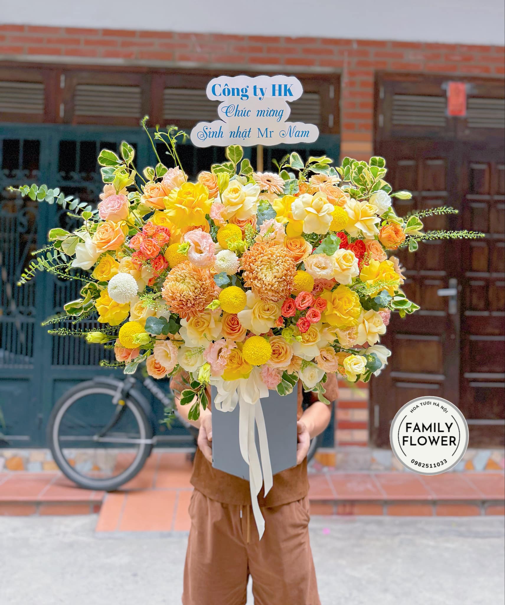 Lẵng hoa tone vàng tặng chúc mừng sinh nhật tại Ba Đình Hà Nội ! Mua hoa tươi online Hà Nội
