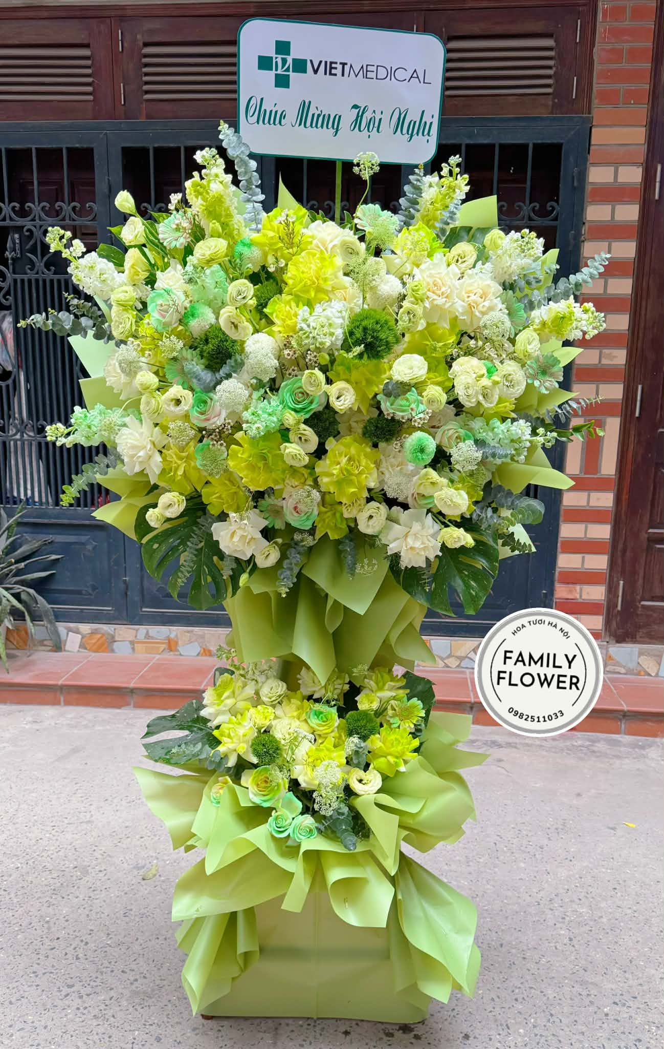 Kệ hoa xanh lá chúc mừng khai trương , hội nghị family flower hoa khai trương Hà Nội