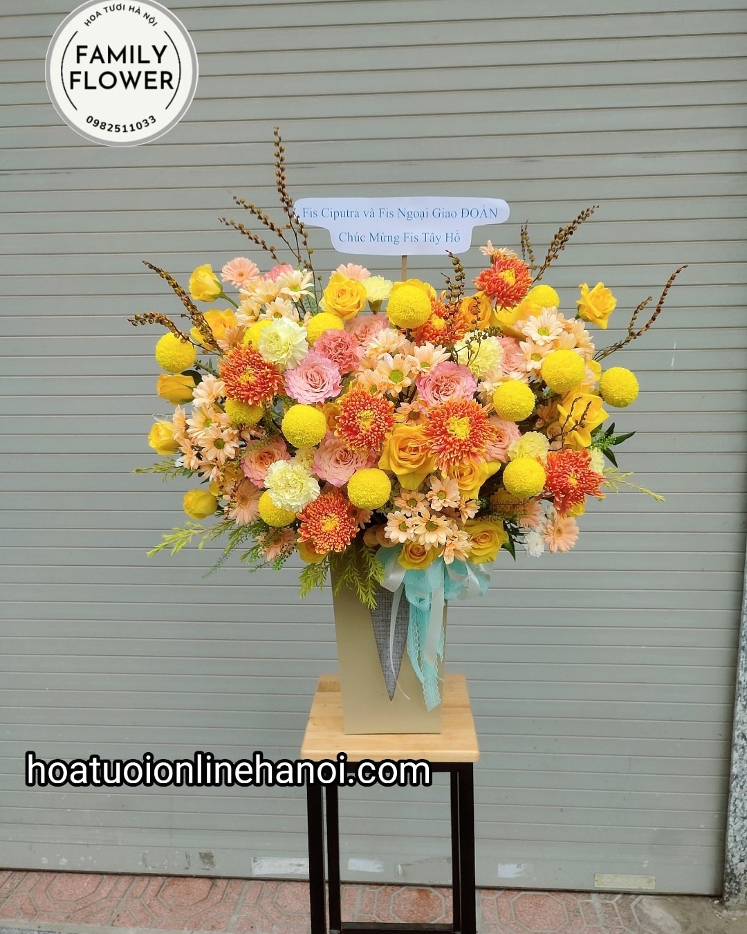 Lẵng hoa tone vàng sang trọng chúc mừng khai trương , sinh nhật sếp , đối tác quan trọng tại Hà Nội. Hoa tươi Hà Nội