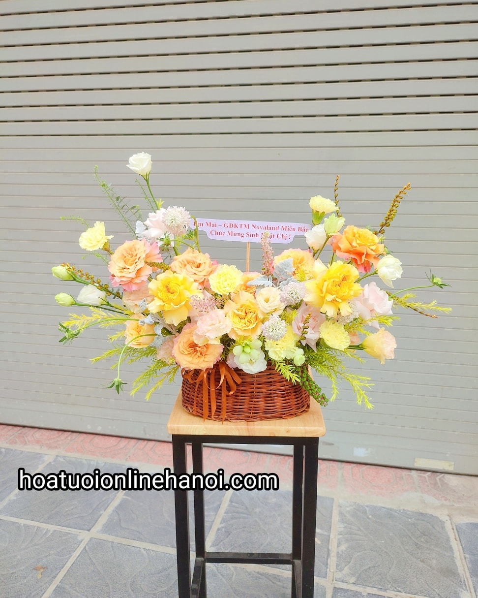 Lẵng hoa chúc mừng chị gái thân yêu đẹp tại CẦU GIẤY - HÀ NỘI . Hoa sinh nhật Hà Nội.