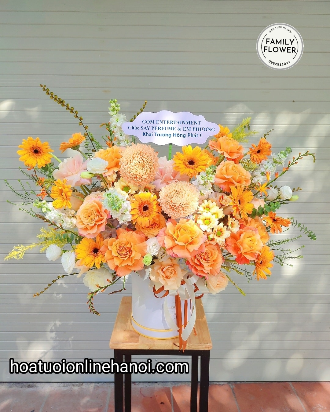 Hộp hoa cam nhập khẩu chúc mừng sếp nam ở QUẬN CẦU GIẤY - HÀ NỘI . Hoa tặng sếp ở HÀ NỘI