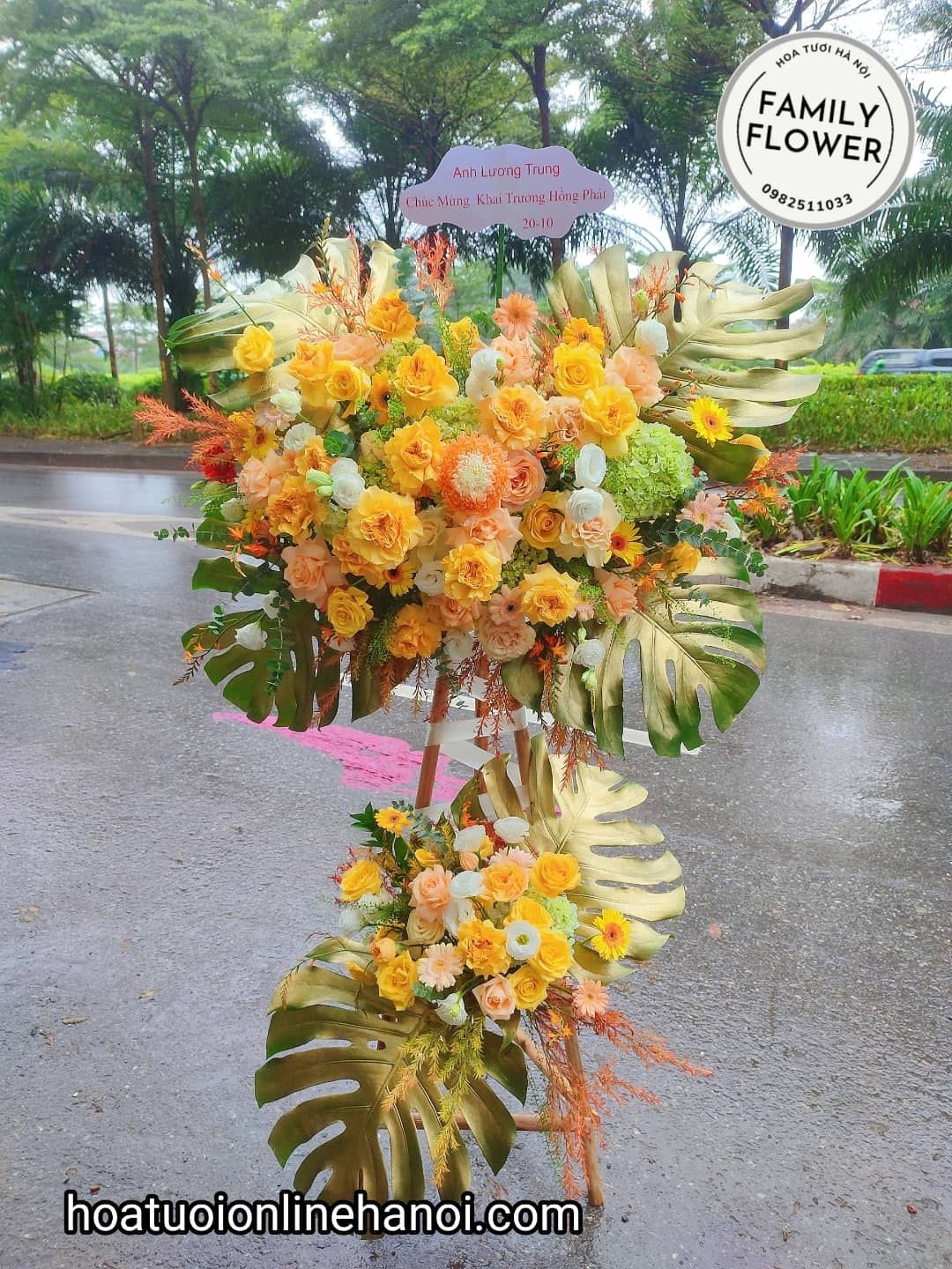 Cây hoa vàng chúc mừng khai trương , sinh nhật công ty đẹp ở quận Ba Đình - Hà Nội . Hoa khai trương Hà Nội.