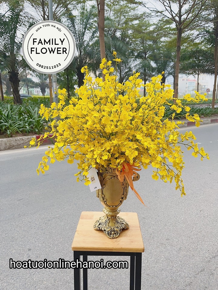 Bình hoa vũ nữ  tặng sếp , chủ tịch , giám đốc , đối tác quan trọng ở hà Nội.