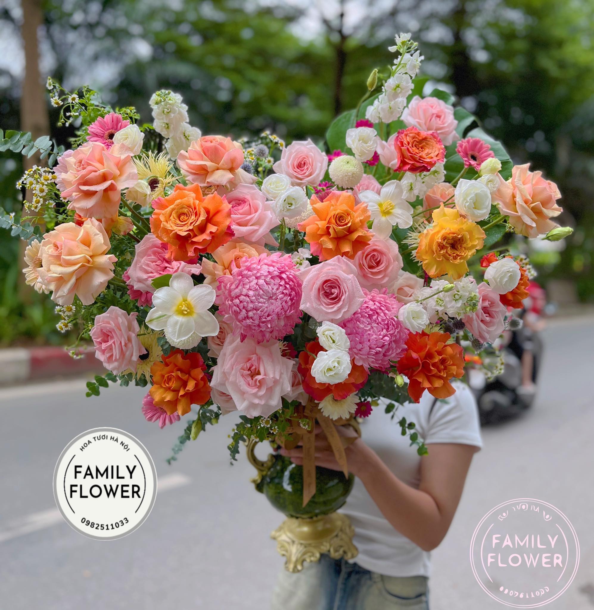 Bình hoa tươi sang trọng tặng khách hàng vip ở quận Ba Đình Hà Nội, hoa Tươi Hà Nội 