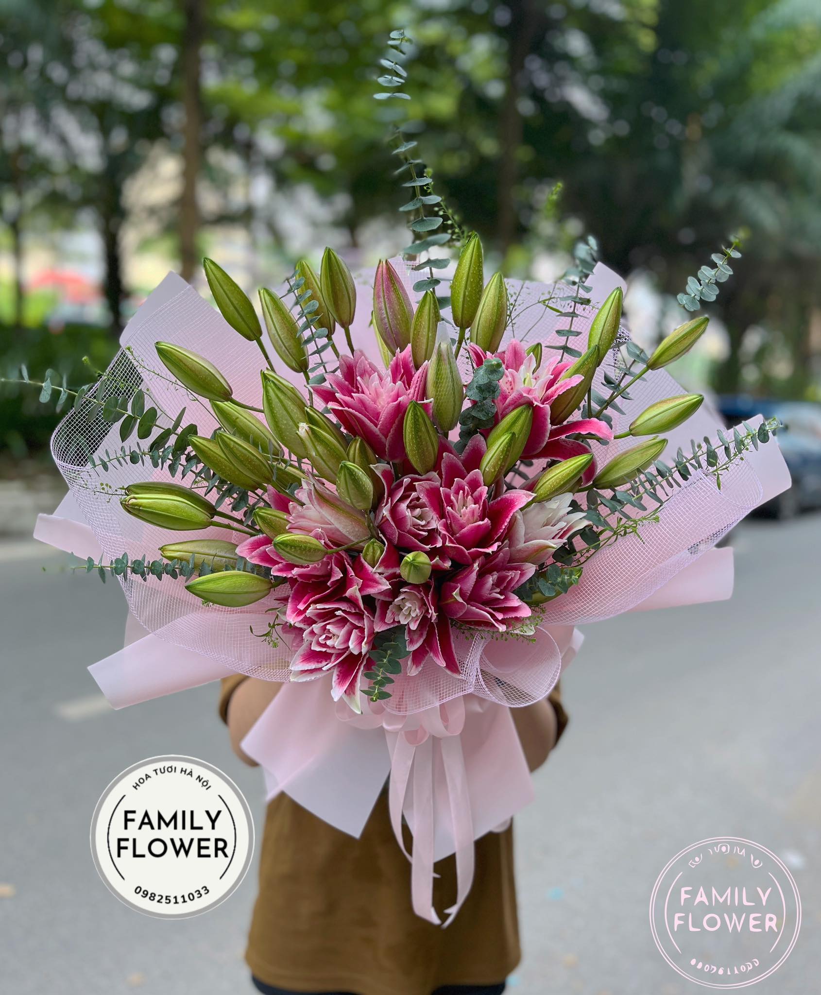 Bó hoa ly kép tặng sinh nhật mẹ , nhân dịp 20 tháng 10 ở Cầu Giấy , Ba Đình Hà Nội