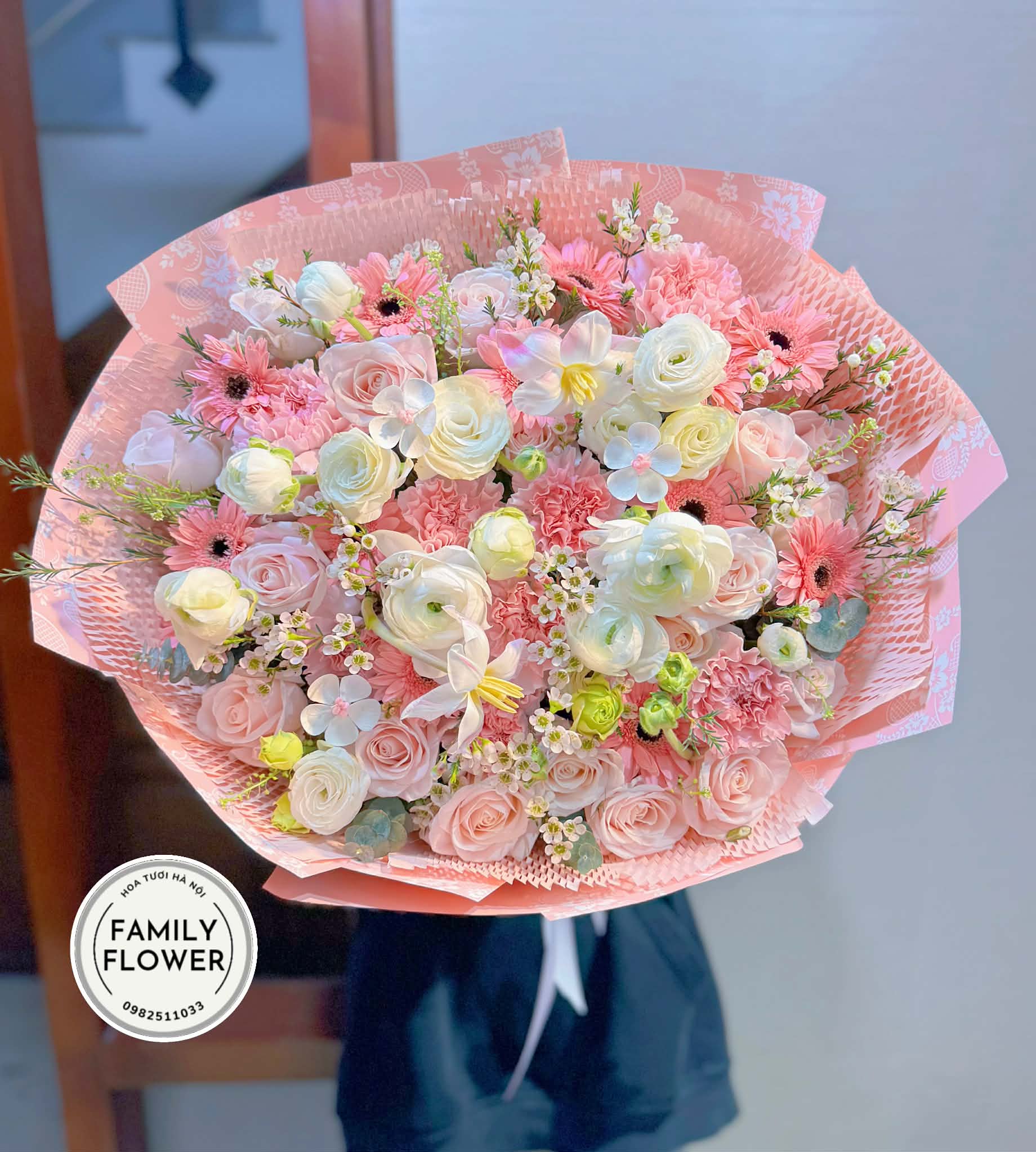 Bó hoa tặng bạn gái nhân dịp valetine' hoa valentine Hà Nội ! Family flower hoa tươi Hà Nội