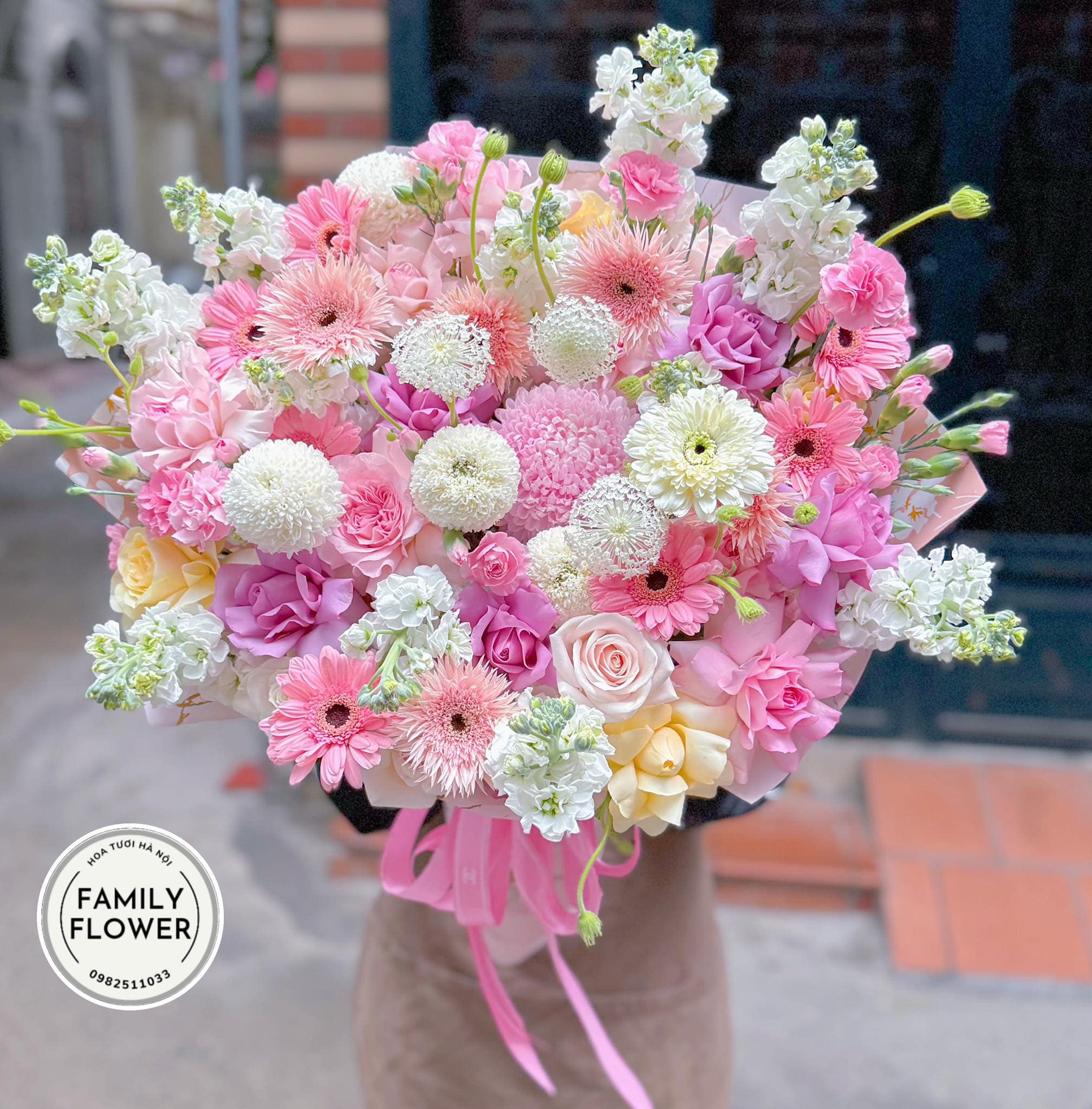 Bó hoa dáng tròn tặng bạn chị , mẹ ở quận Đống Đa Hà  Nội ! Hoa tươi Hà Nội