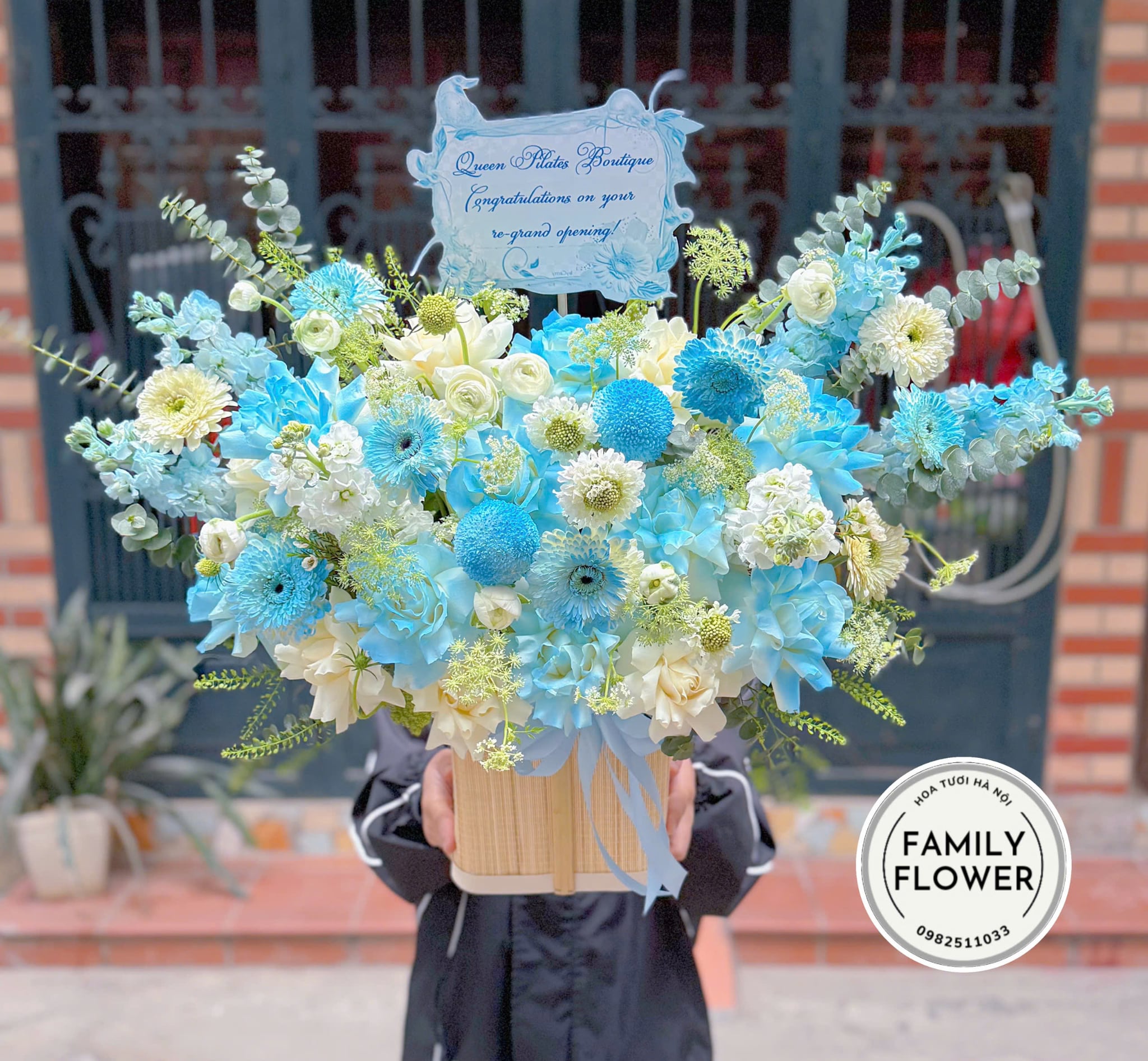 Lẵng hoa xanh dương chúc mừng khai trương quận Tây Hồ ! Hoa khai trương Tây Hồ
