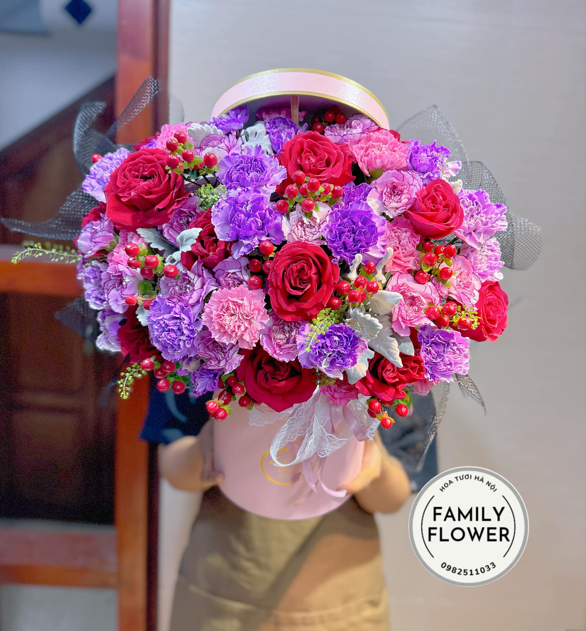 Hộp hoa cẩm chướng mix hồng đỏ tặng 20/10 tại Hà Nội ! Hoa 20/10 tại Ba Đình Hà Nội