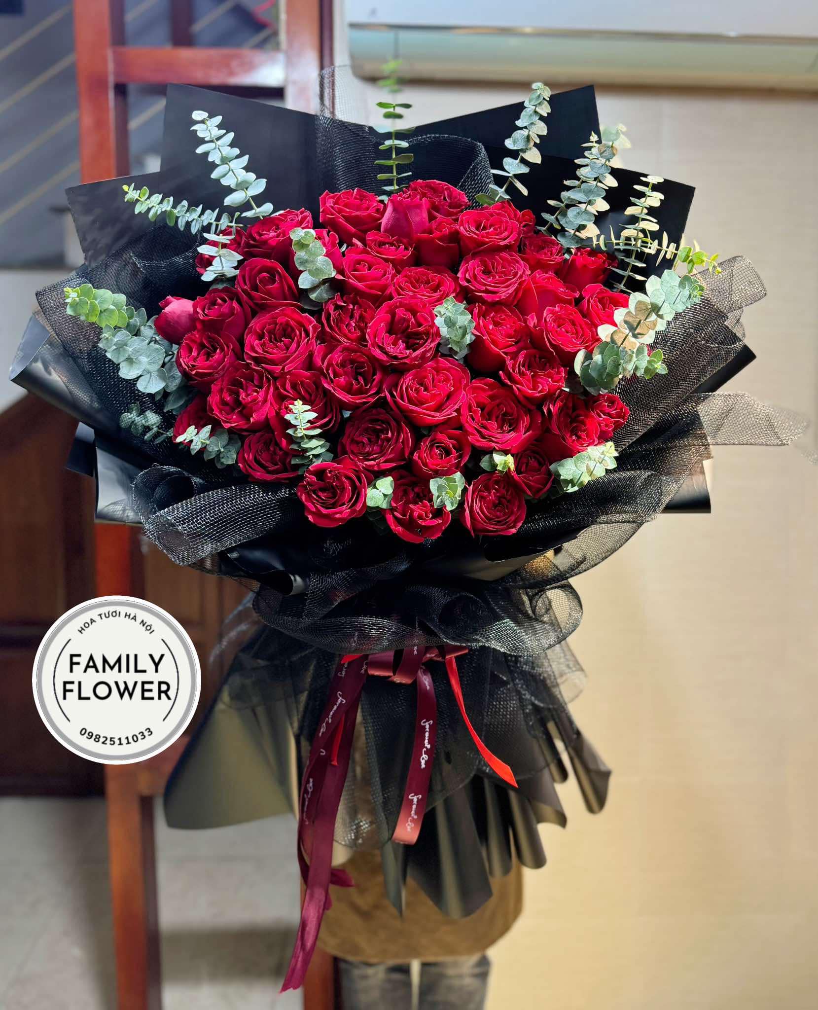 Bó hoa hồng đỏ tỏ tình ở quận Hoàn Kiếm , Tây Hồ Hà Nội ! Hoa hồng đỏ Hà Nội