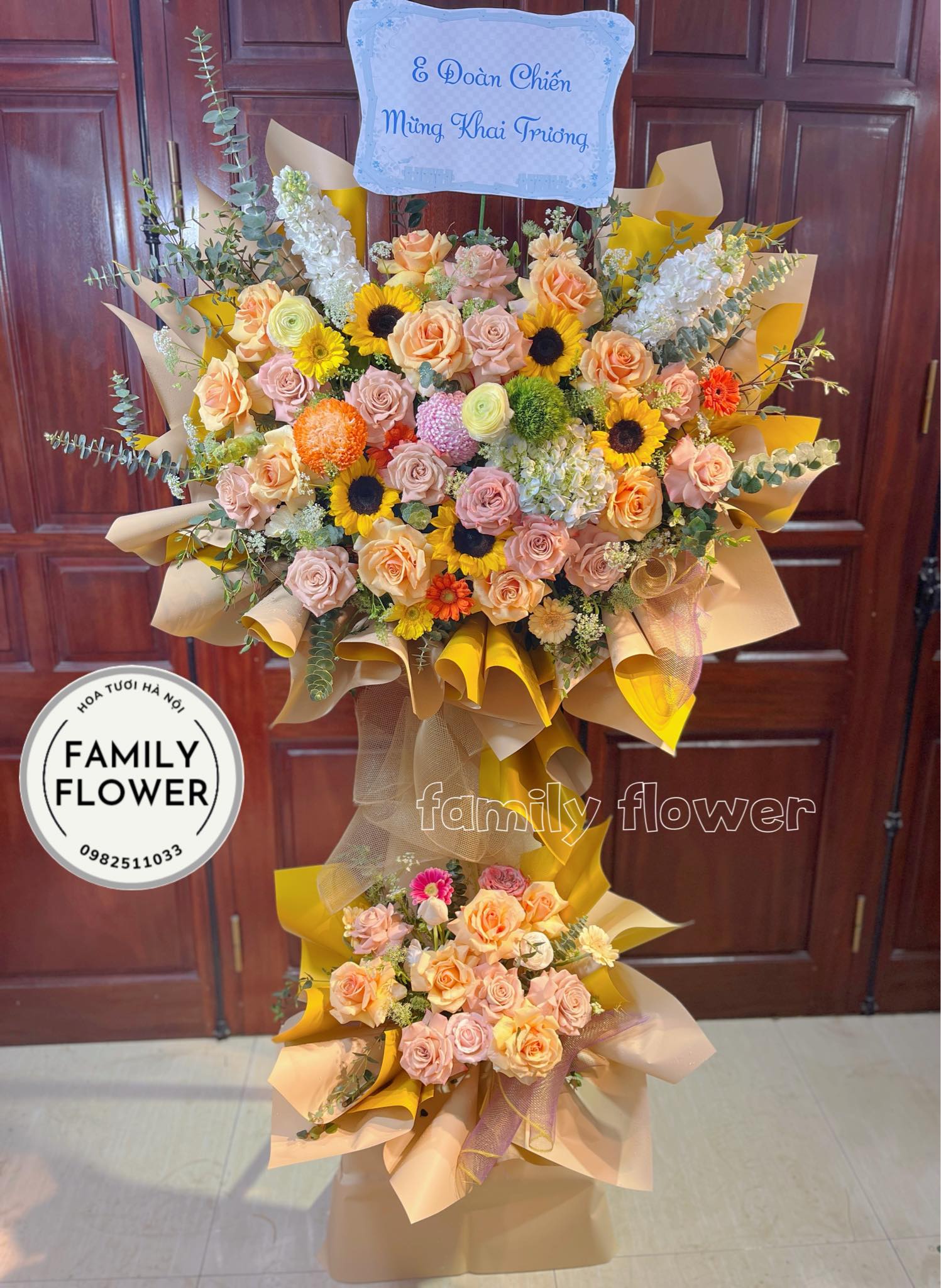 Kệ hoa tone vàng cam chúc mừng khai trương quận Ba Đình , Cầu giấy , hoàn kiếm hà nội ! Hoa khai trương hà nội