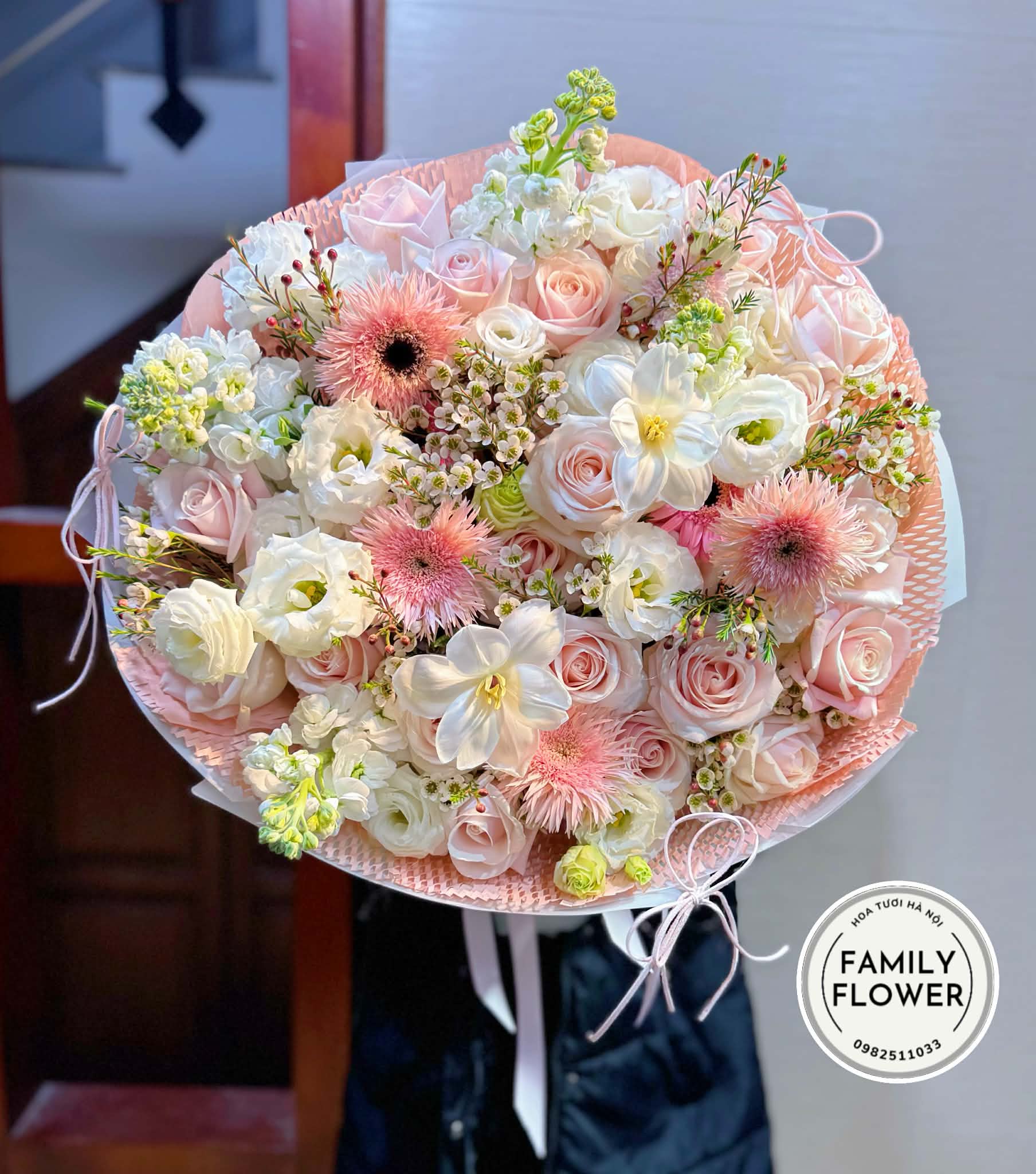 Bó hoa tặng bạn gái nhân dịp 8 tháng 3 , Valentine Hà Nội ! Family flower - hoa tươi Hà Nội