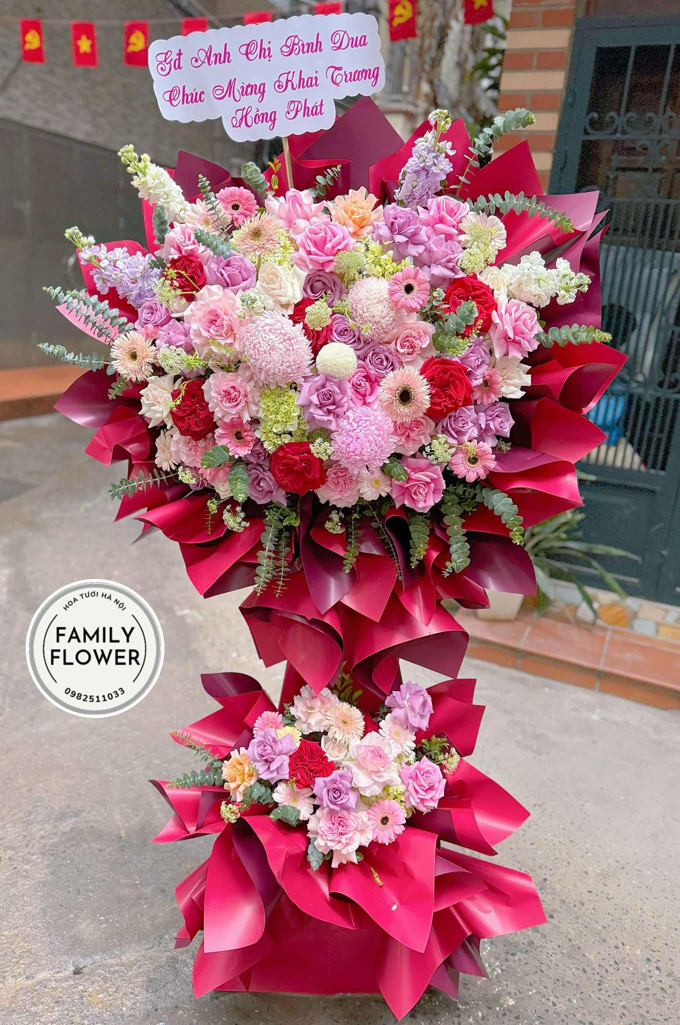 Kệ hoa 2 tầng tone đỏ hồng may mắn chúc mừng khai trương ở Hà Nội ! Hoa tươi Hà Nội