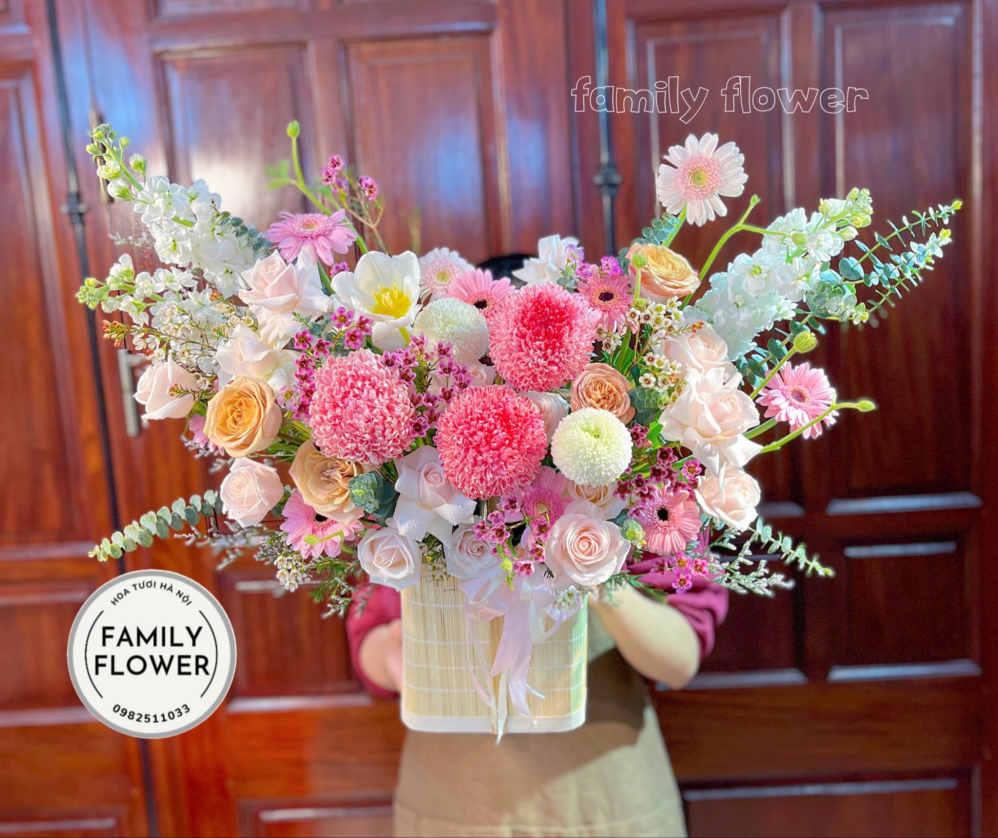 Lẵng hoa chúc mừng ngày quốc tế  phụ nữ mùng 8 tháng 3 ở Hà Nội ! Hoa 8/3  ! Mua hoa online tại Hà Nội