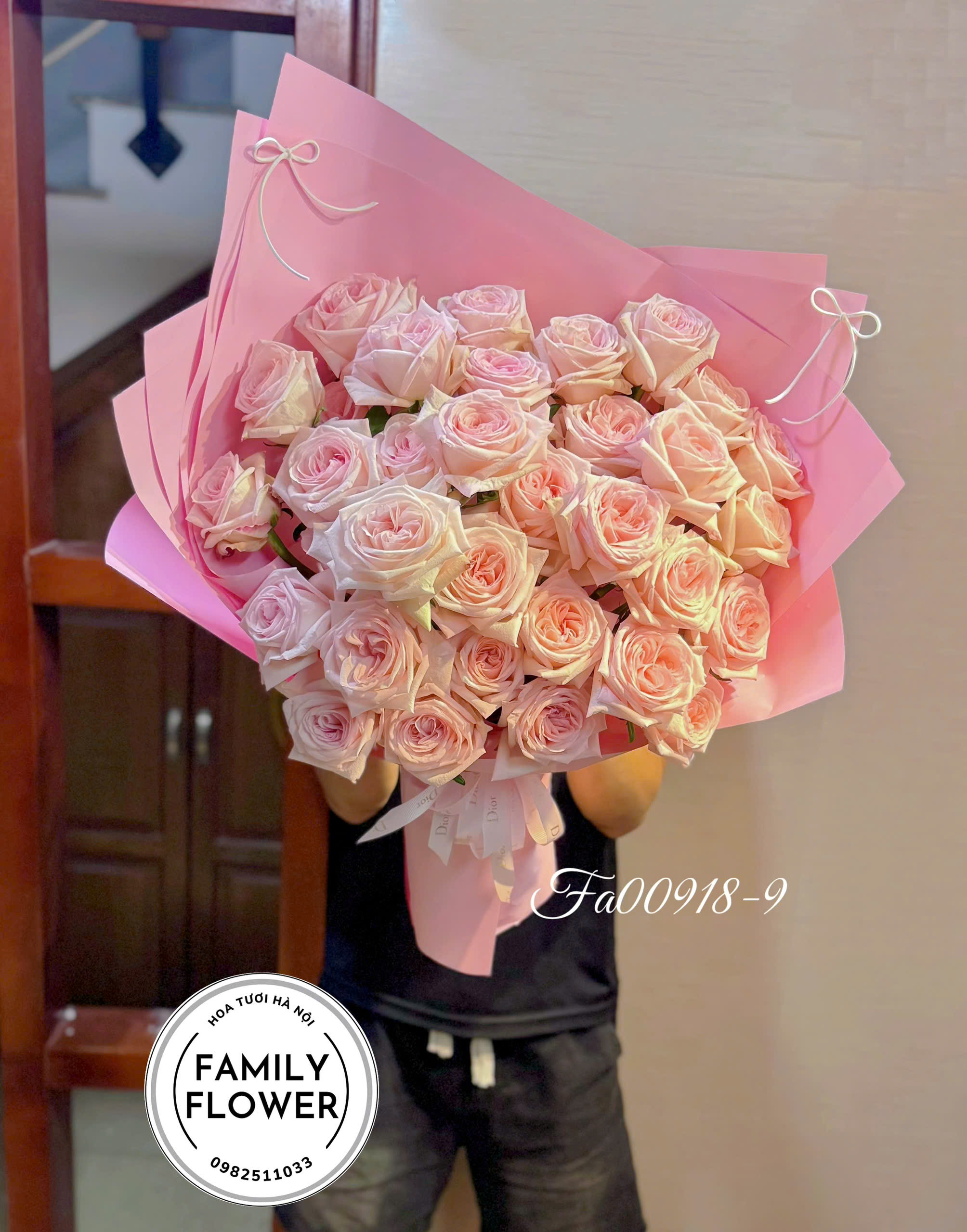 Bó Hoa Hồng Pastel Chúc Mừng Ngày 20 Tháng 10 – Hoa Tươi Hà Nội | Family Flower