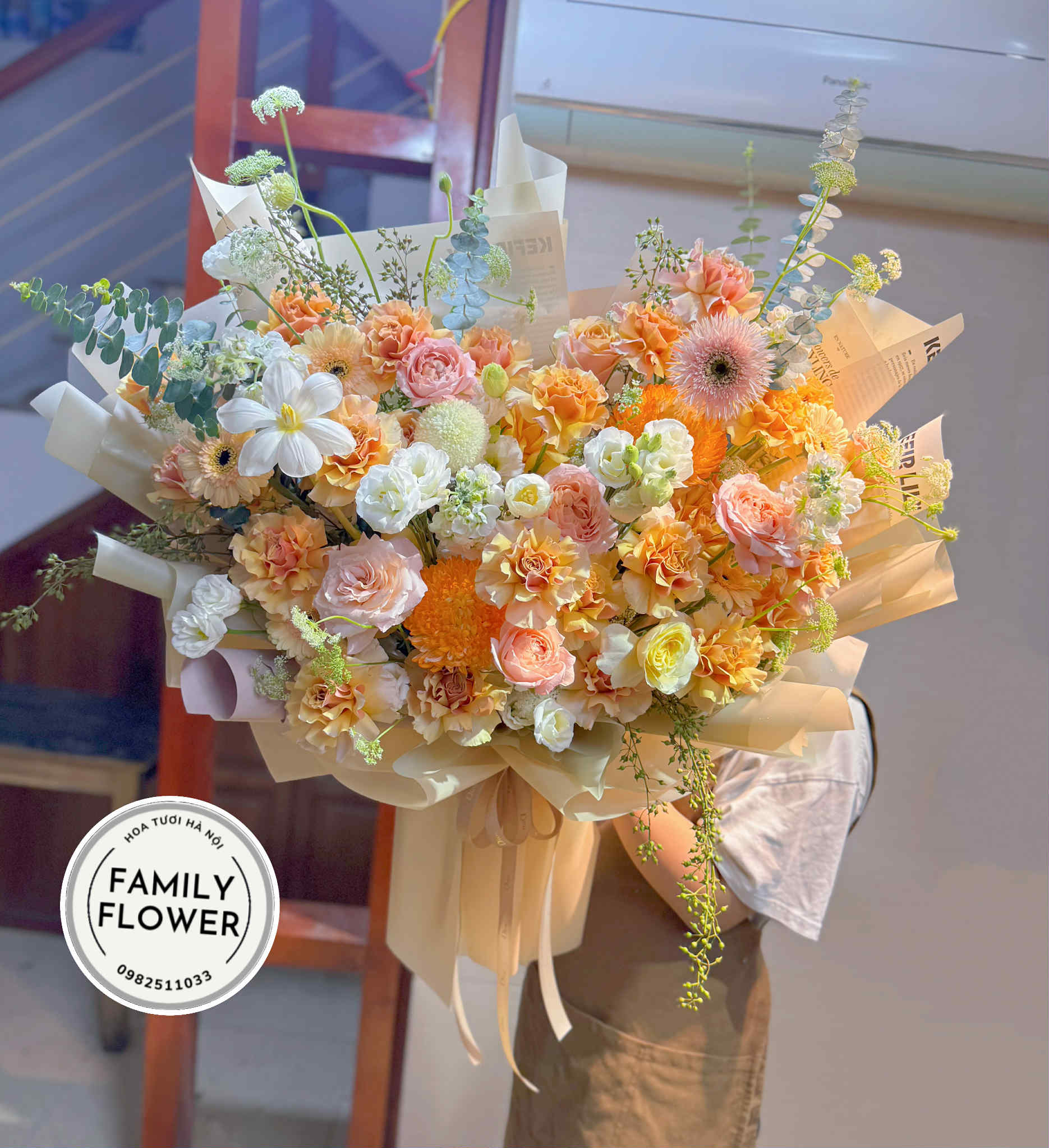Bó hoa tone cam vàng tặng bạn trai ở Hà Nội ! Bó hoa tặng bạn trai !