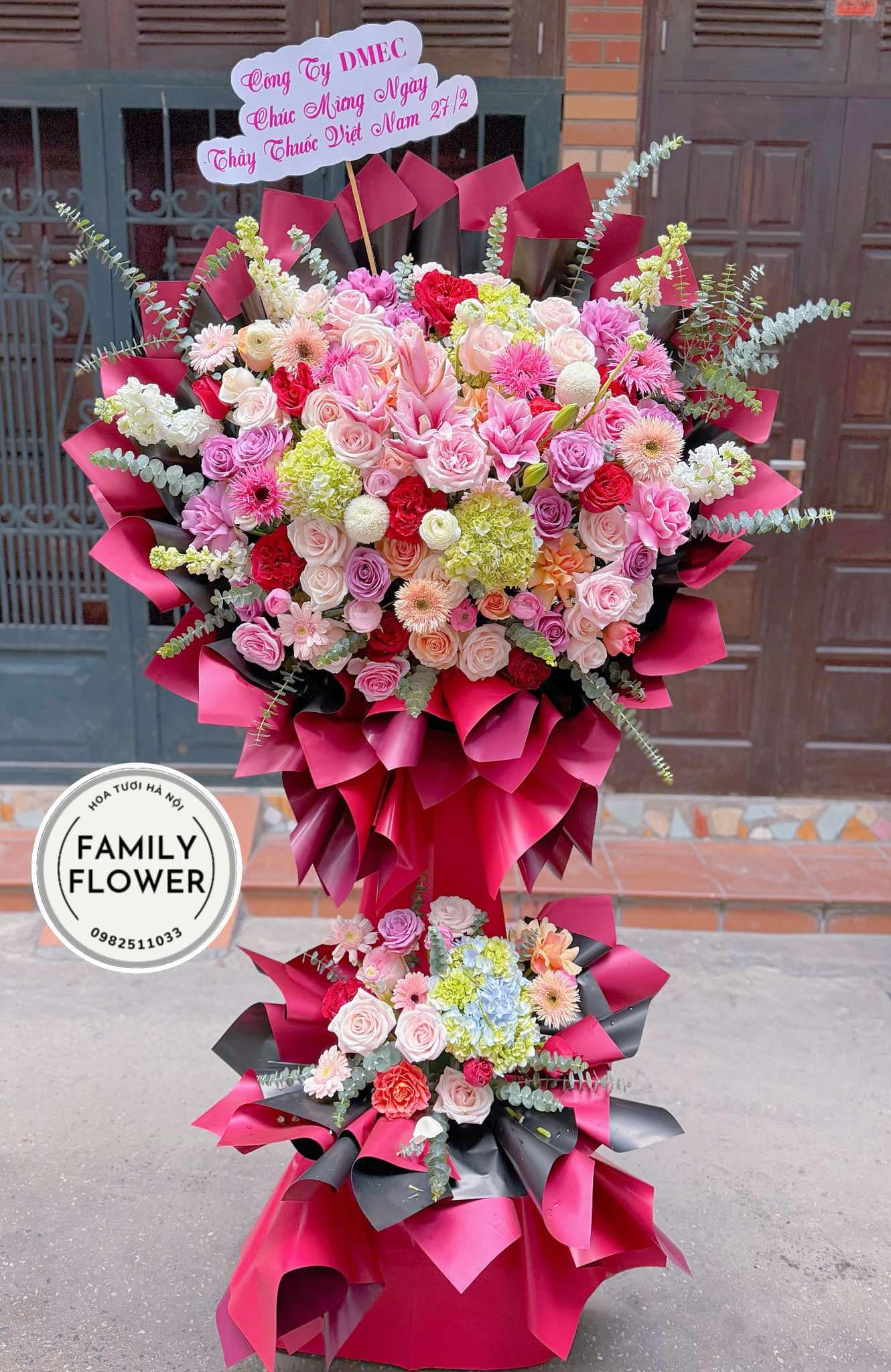 Kệ hoa chúc mừng ngày thầy thuốc Việt Nam ở Hà Nội ! Mua hoa tươi Hà Nội