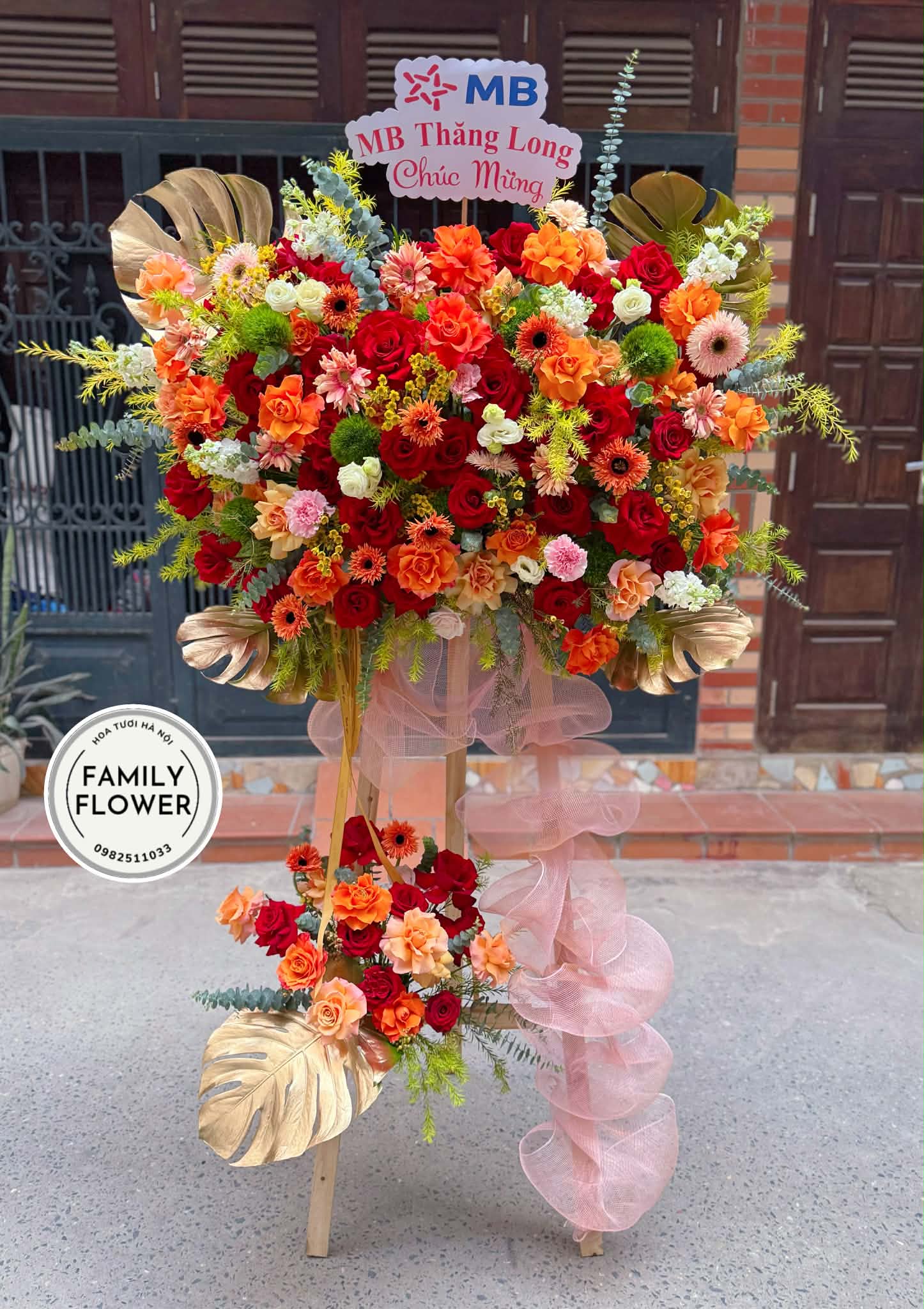 Kệ hoa 2 tầng chúc mừng sự kiện hội nghị ' mua hoa tươi Hà Nội ! Family flower ! Hoa tươi Hà Nội