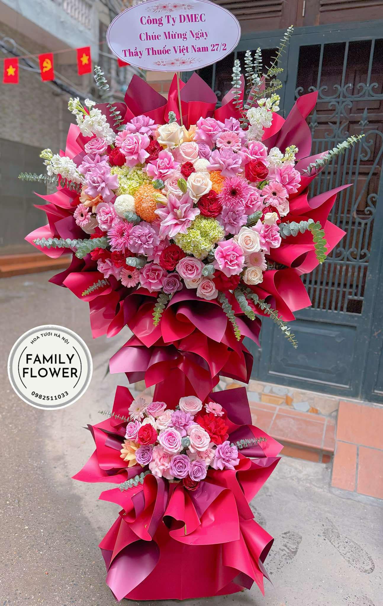 Kệ hoa chúc mừng ngày thầy thuốc Việt Nam ở Hà Nội ! Mua hoa tươi Hà Nội