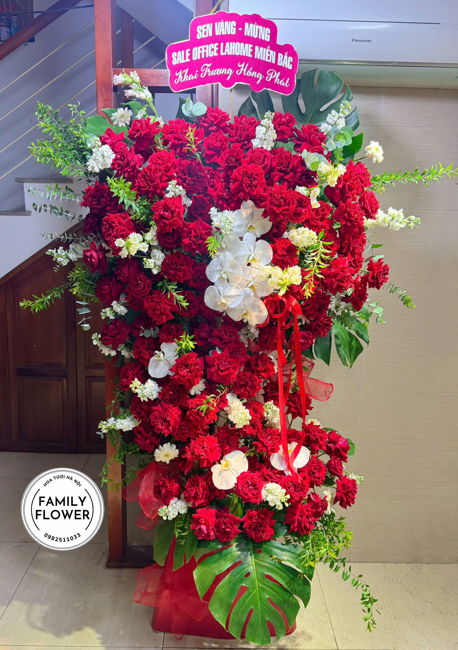 Kệ hoa hồng đỏ hồng phát chúc mừng khai trương ! Kệ hoa khai trương Hà Nội