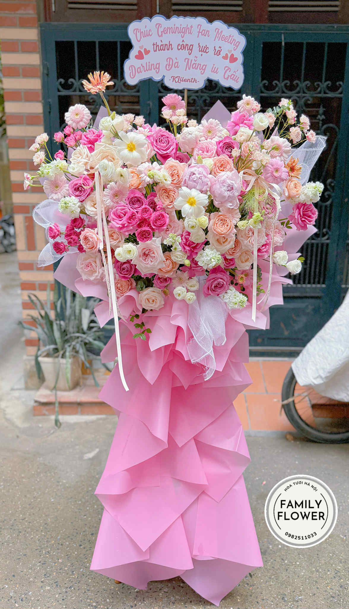 Kệ hoa tông hồng chúc mừng sự kiện , hội nghị quận Hoàn Kiếm ! Tây Hồ Hà Nội ! Hoa sự kiện