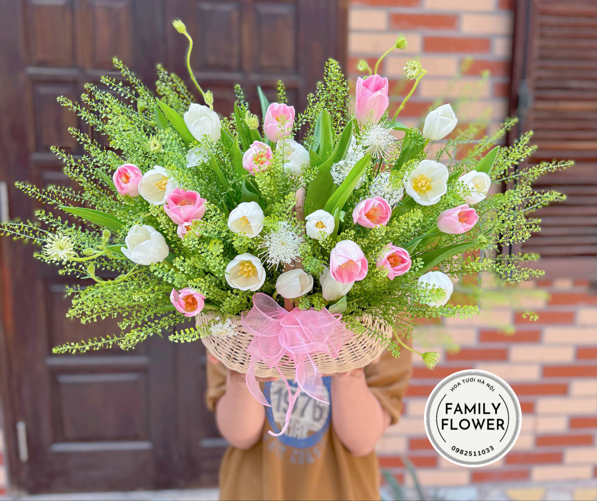 Lẵng hoa tulip tặng sinh nhật mẹ , bạn gái , vợ ở Hà Nội ! Hoa tulip Hà Nội ! Hoa sinh nhật Hà Nội