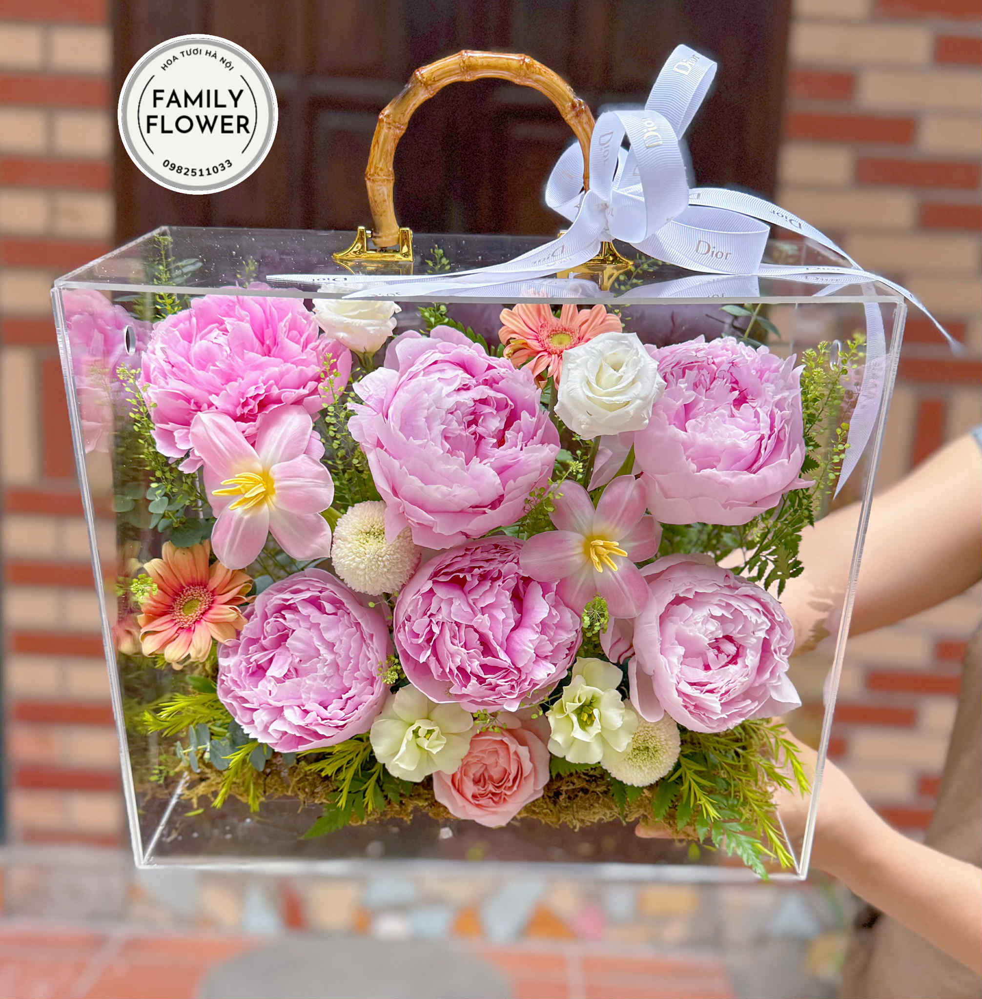 Vali hoa mẫu đơn mix tulip tặng chúc mừng sinh nhật mẹ tại Ba Đình Hà Nội ! Mua hoa tươi online tại Hà Nội