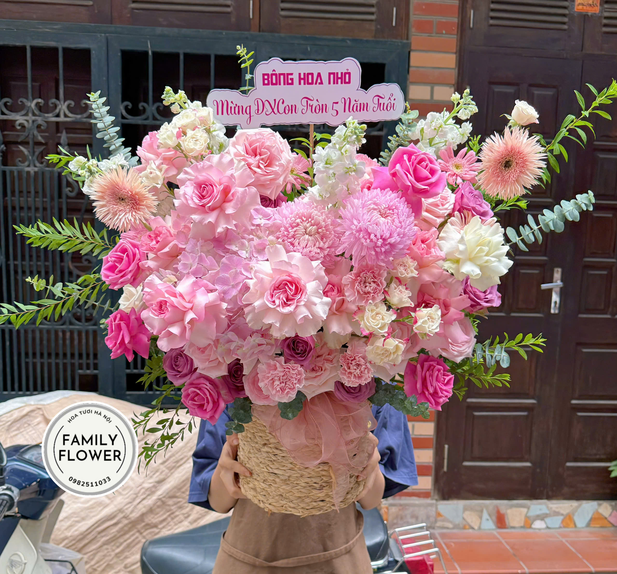 Lẵng Hoa Sinh Nhật Đẹp, Sang Trọng Tại Family Flower Hà Nội