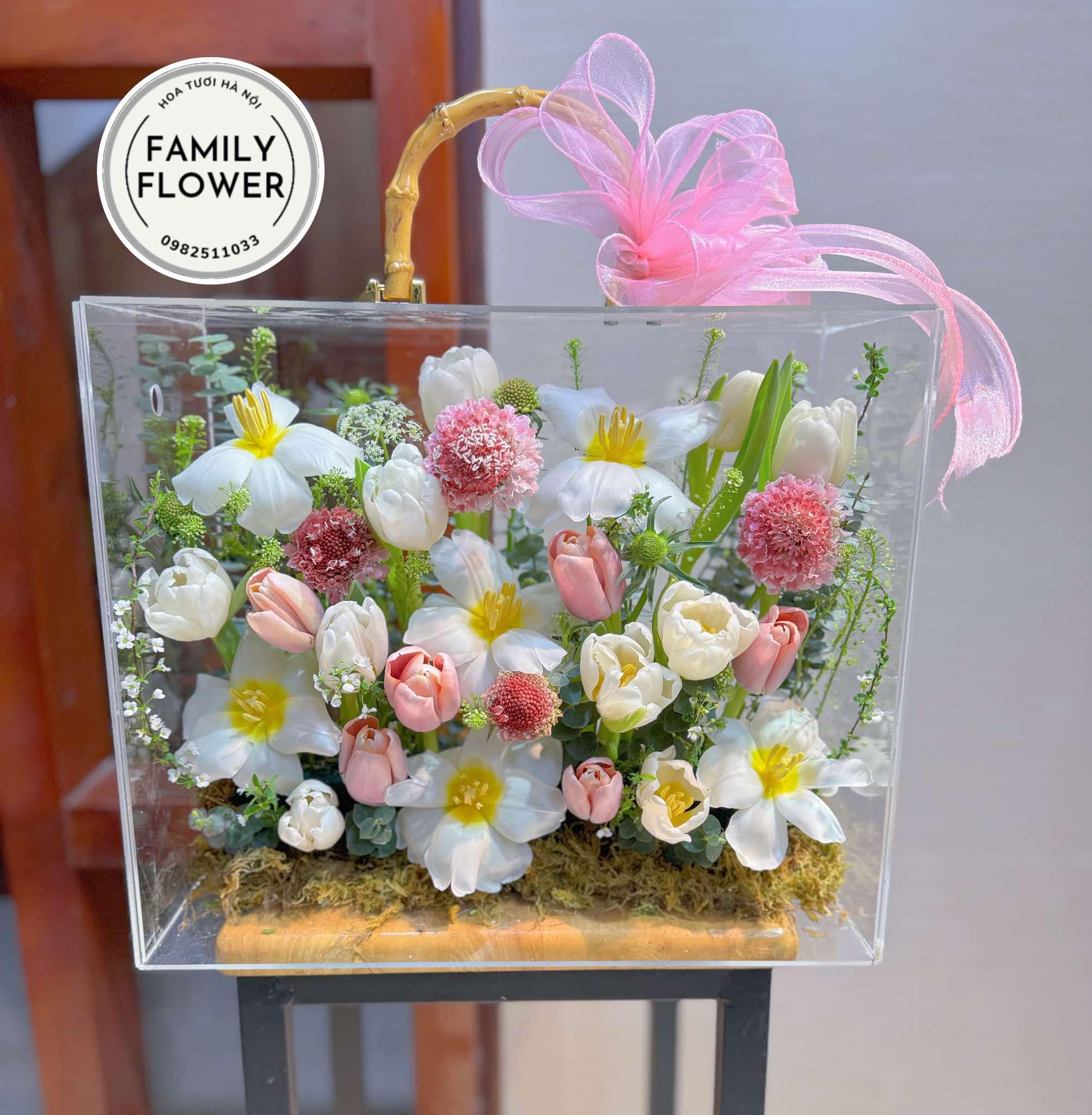 Vali hoa tulip tặng  sinh nhật quận Hoàn Kiếm !Tây Hồ Hà Nội ! Mua hoa tulip Hà Nội