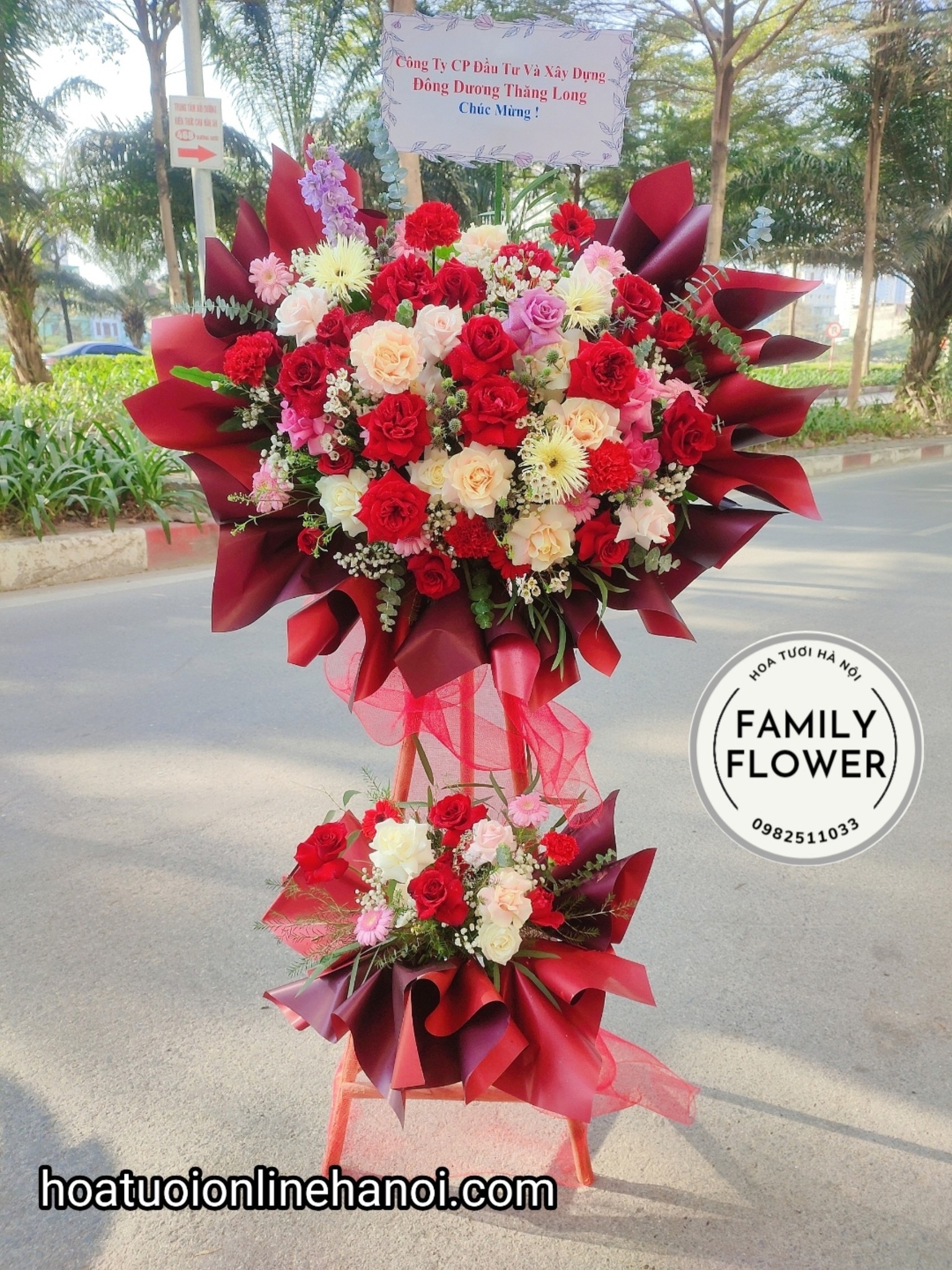 Hoa chúc mừng . Kệ hoa  đỏ 2 tầng chúc mừng sự kiện , hội nghị đẹp tại quận CẦU GIẤY - Hà Nội