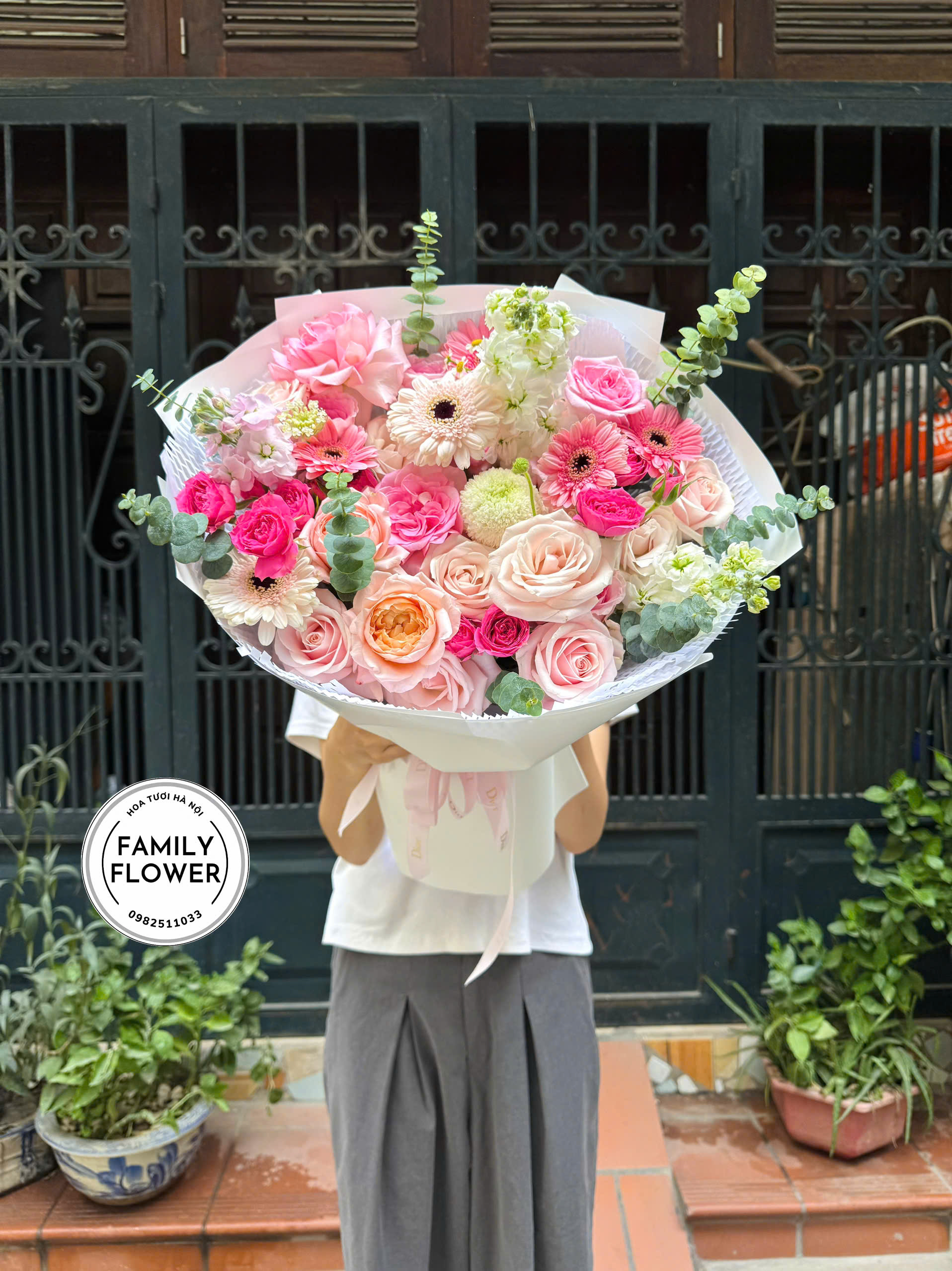 Bó hoa tặng ngườu yêu bạn gái ngày 20 tháng 10 ! Family flower hoa tươi Hà Nội