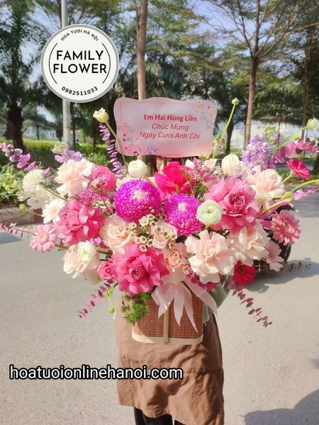 Lẵng hoa chúc mừng kỷ niệm ngày cưới . Hoa kỷ niệm ngày cưới ở Hà Nội