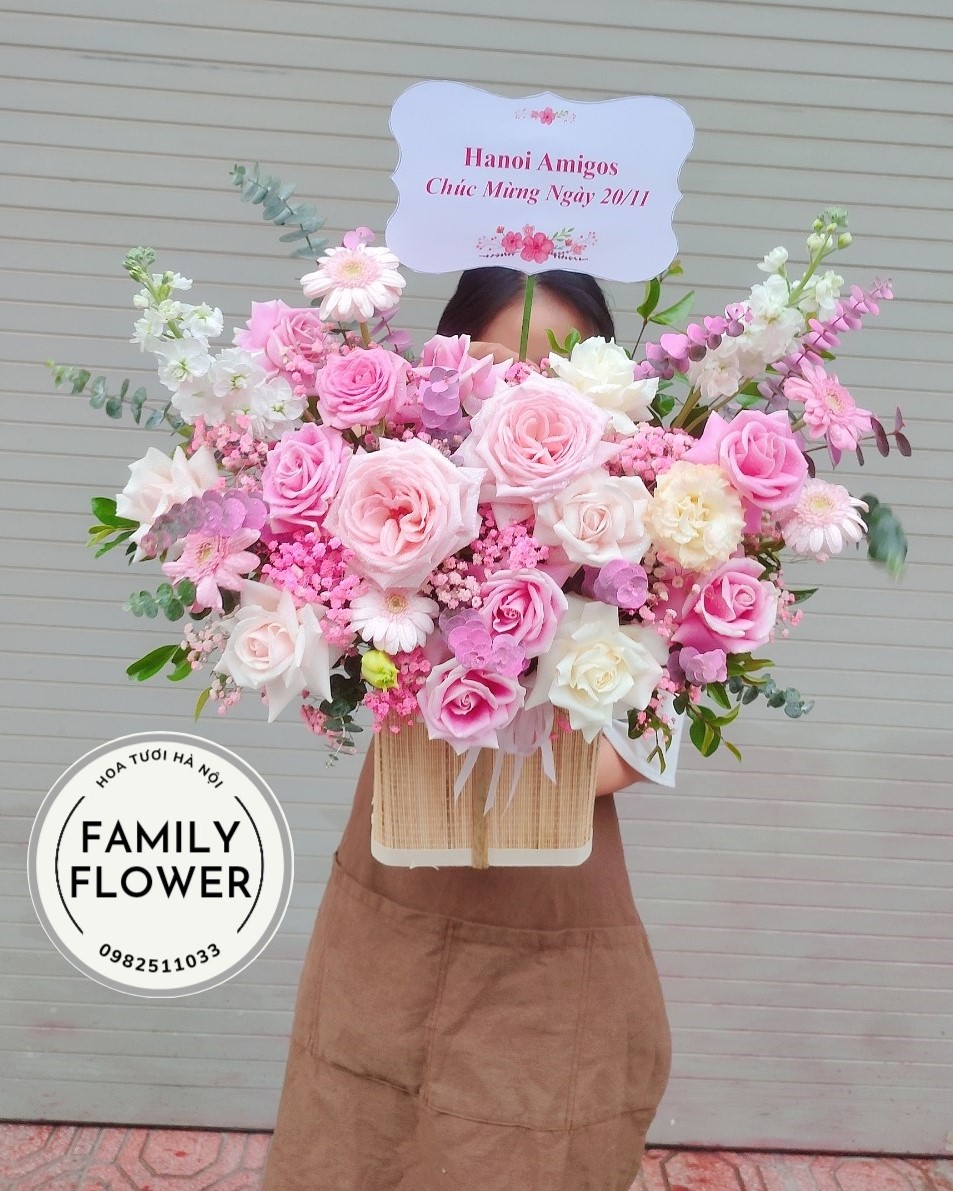 Lẵng hoa tone hồng pastel ngọt ngào, hoa 20/11, ngày nhà giáo Việt Nam tại Hà Nội.